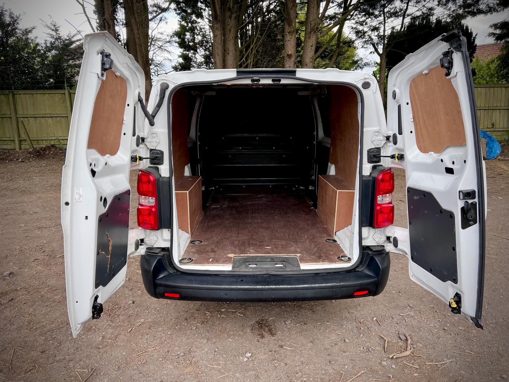Vauxhall Vivaro 1.5 Turbo D 2900 Dynamic Panel Van 6dr Diesel Manual L2 H1 Euro 6 (s/s) (100 ps)