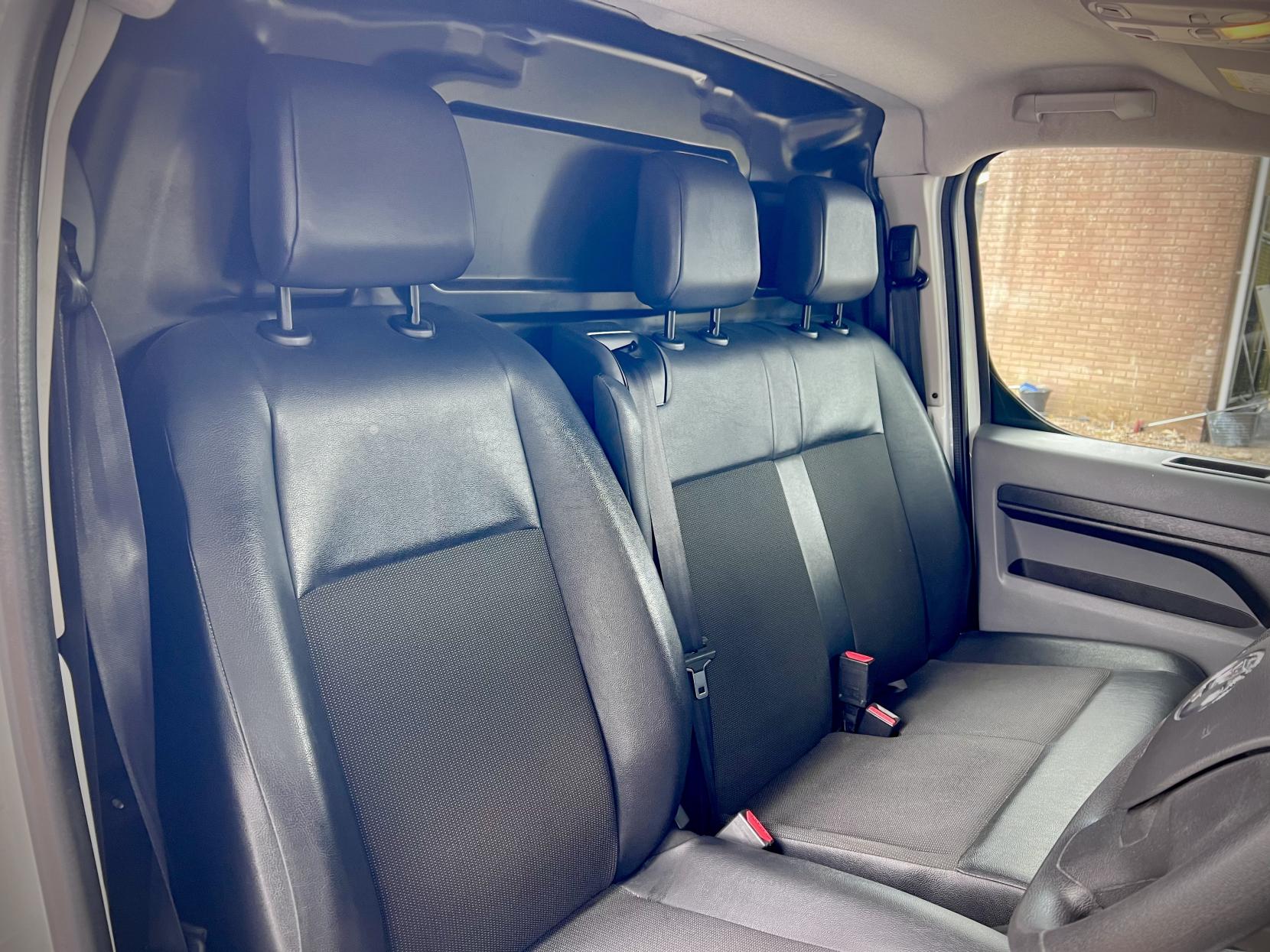 Vauxhall Vivaro 1.5 Turbo D 2900 Dynamic Panel Van 6dr Diesel Manual L2 H1 Euro 6 (s/s) (100 ps)