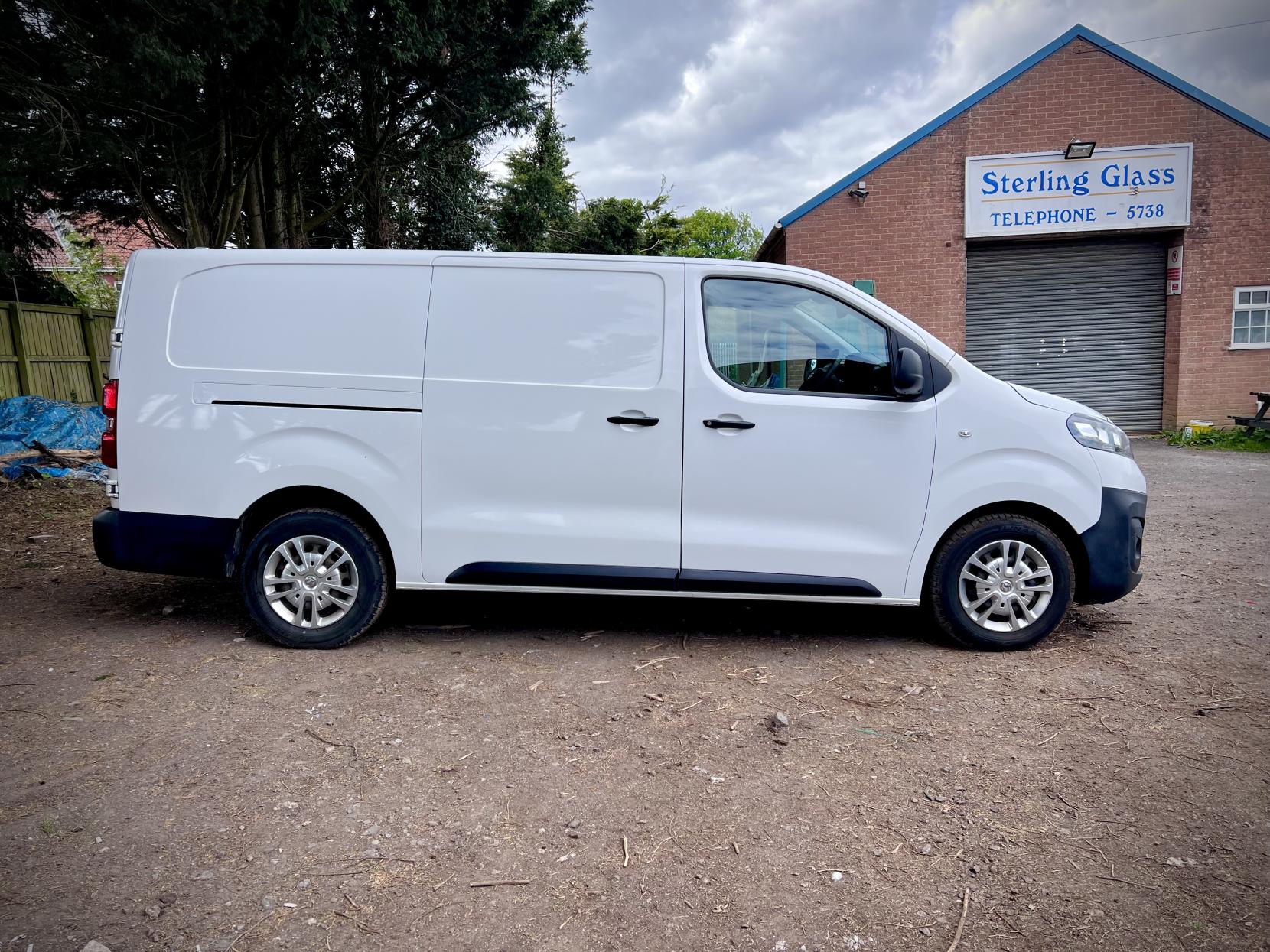 Vauxhall Vivaro 1.5 Turbo D 2900 Dynamic Panel Van 6dr Diesel Manual L2 H1 Euro 6 (s/s) (100 ps)