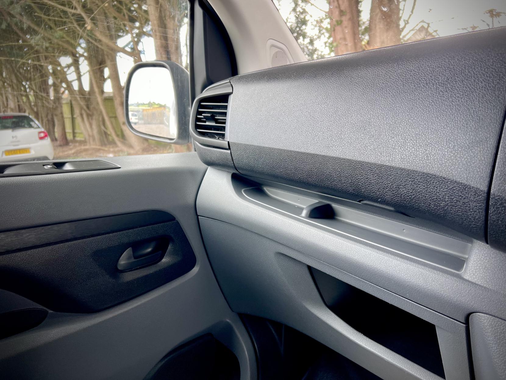 Vauxhall Vivaro 1.5 Turbo D 2900 Dynamic Panel Van 6dr Diesel Manual L2 H1 Euro 6 (s/s) (100 ps)