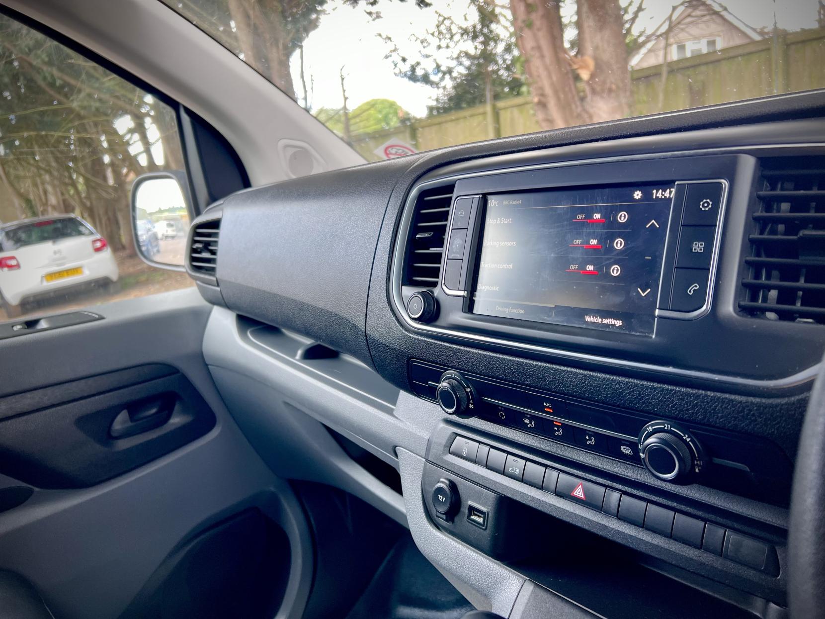 Vauxhall Vivaro 1.5 Turbo D 2900 Dynamic Panel Van 6dr Diesel Manual L2 H1 Euro 6 (s/s) (100 ps)