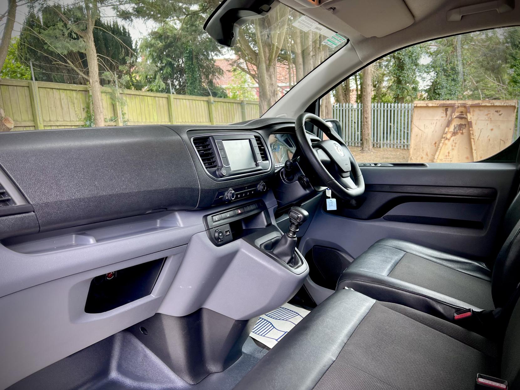 Vauxhall Vivaro 1.5 Turbo D 2900 Dynamic Panel Van 6dr Diesel Manual L2 H1 Euro 6 (s/s) (100 ps)