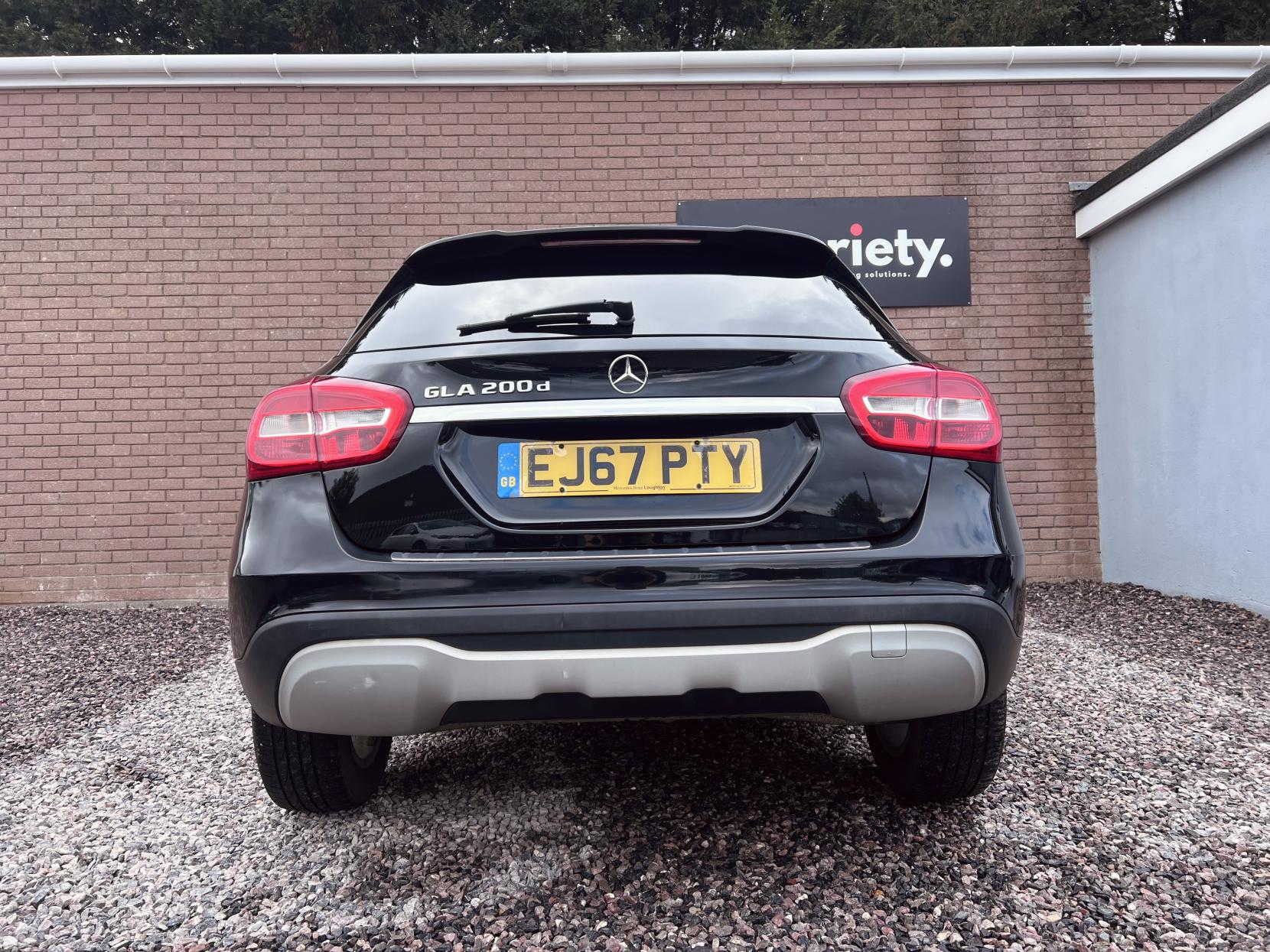 Mercedes-Benz GLA 2.1 GLA200d SE SUV 5dr Diesel 7G-DCT Euro 6 (s/s) (136 ps)