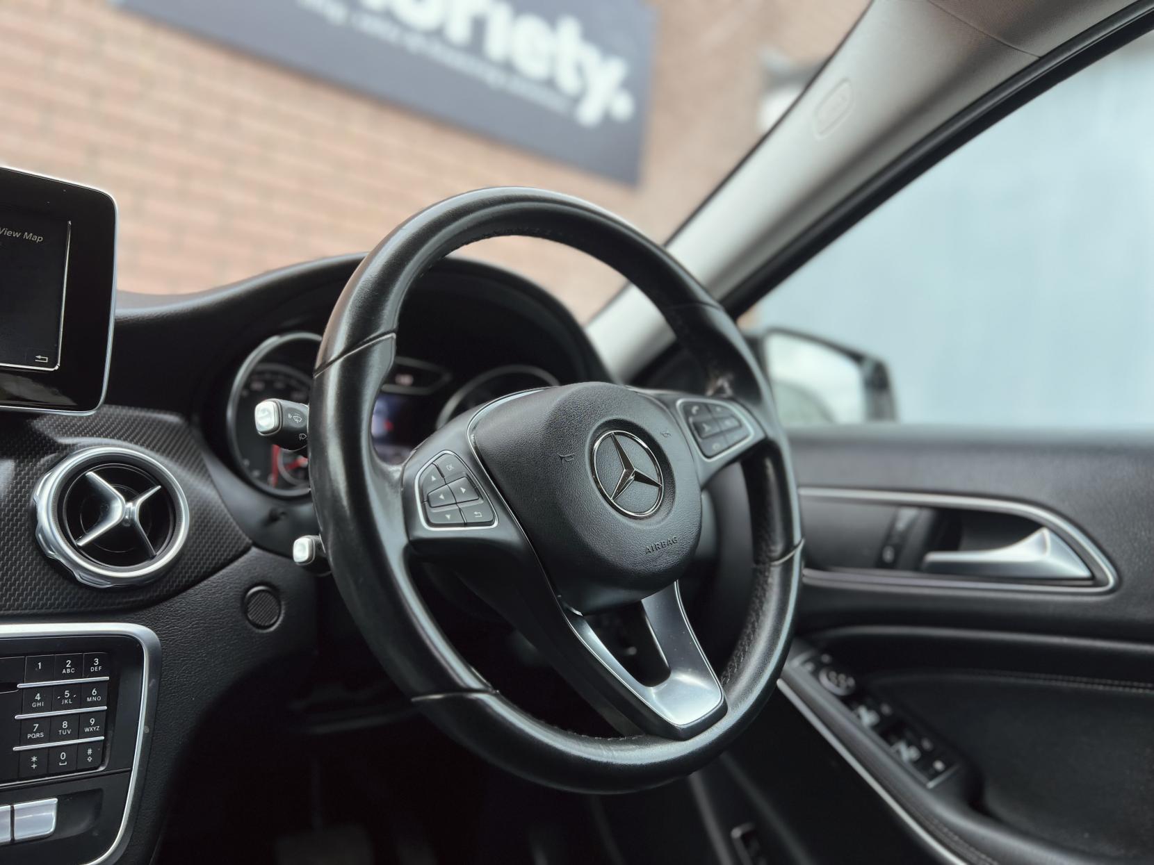 Mercedes-Benz GLA 2.1 GLA200d SE SUV 5dr Diesel 7G-DCT Euro 6 (s/s) (136 ps)