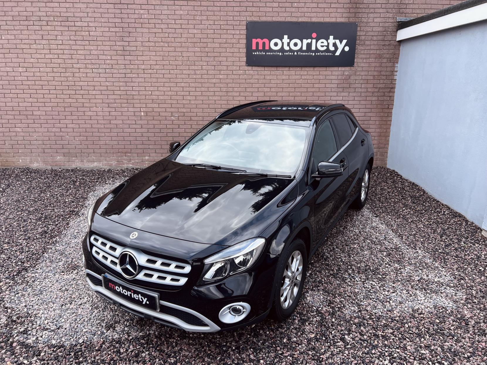 Mercedes-Benz GLA 2.1 GLA200d SE SUV 5dr Diesel 7G-DCT Euro 6 (s/s) (136 ps)