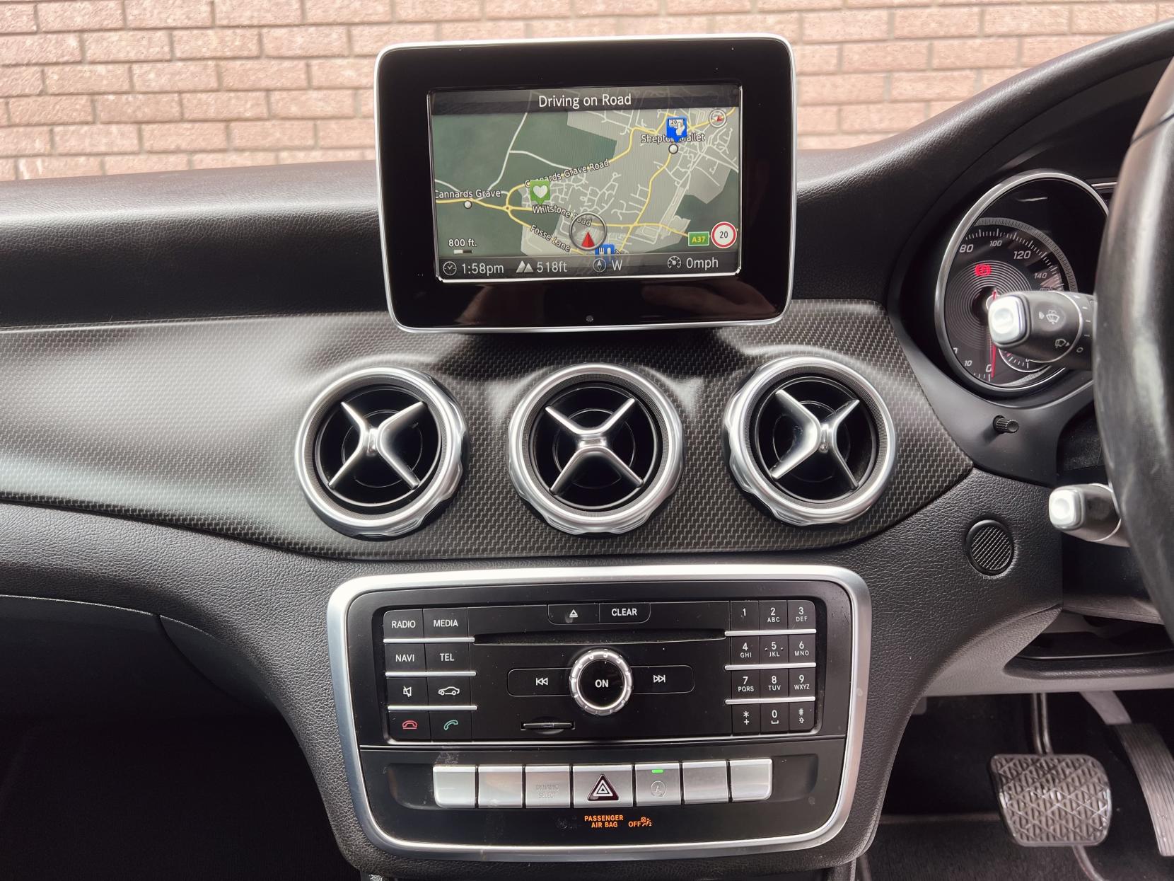 Mercedes-Benz GLA 2.1 GLA200d SE SUV 5dr Diesel 7G-DCT Euro 6 (s/s) (136 ps)