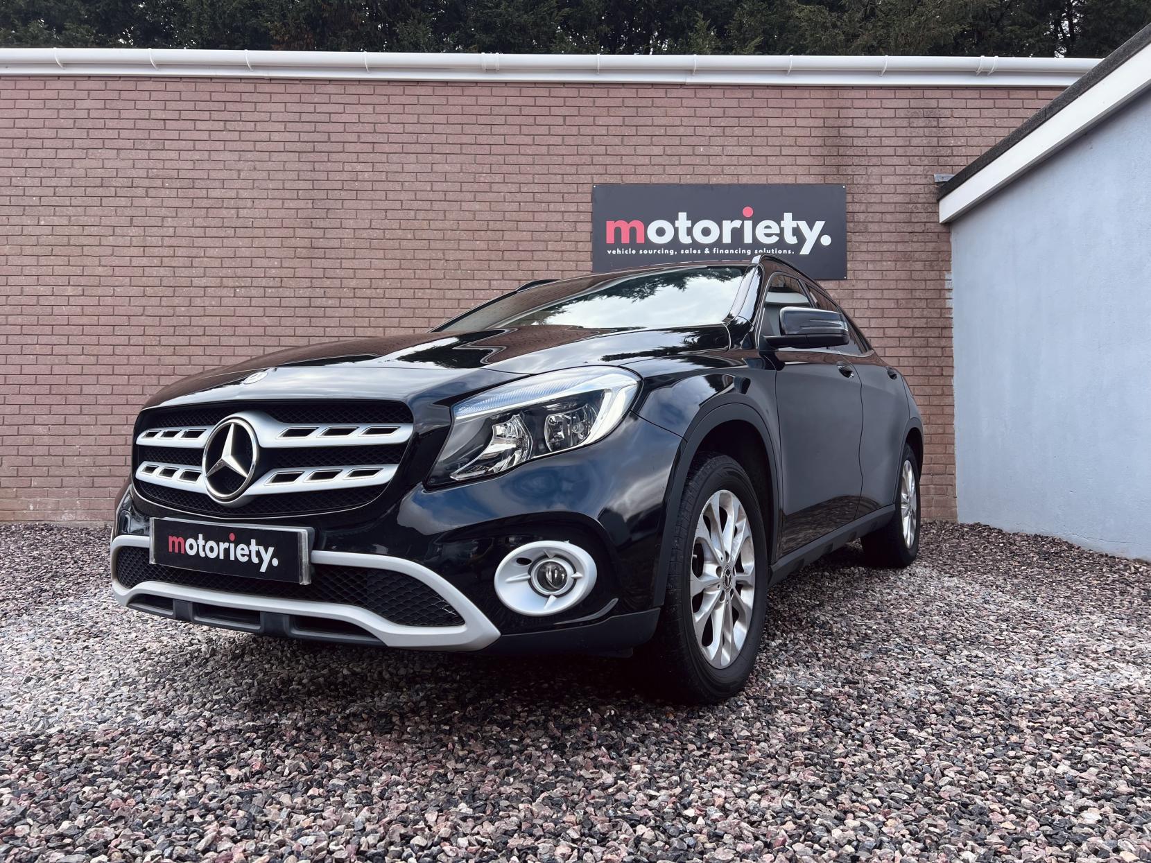 Mercedes-Benz GLA 2.1 GLA200d SE SUV 5dr Diesel 7G-DCT Euro 6 (s/s) (136 ps)