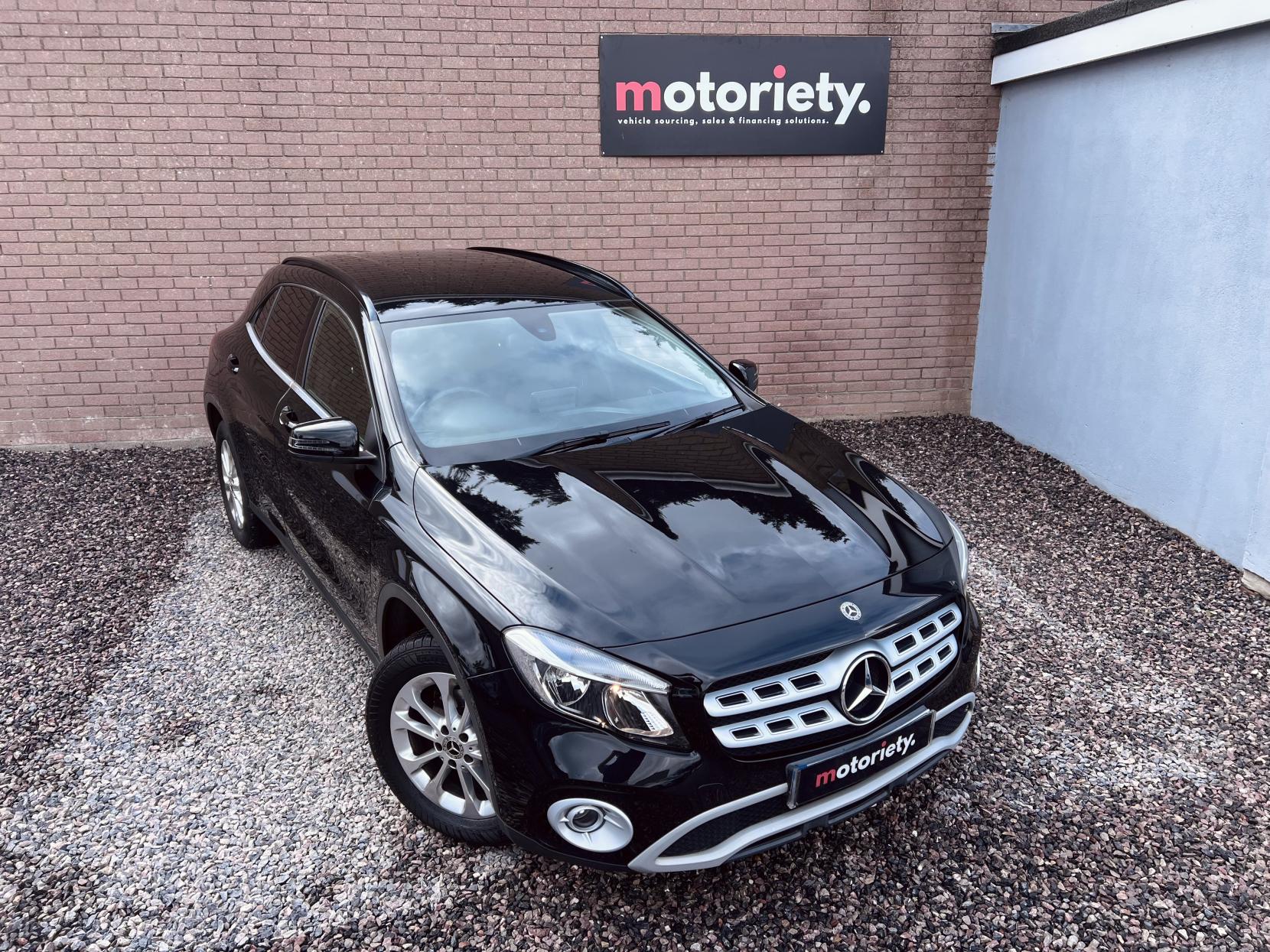 Mercedes-Benz GLA 2.1 GLA200d SE SUV 5dr Diesel 7G-DCT Euro 6 (s/s) (136 ps)