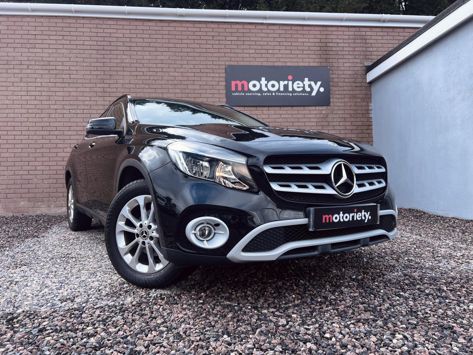 Mercedes-Benz GLA 2.1 GLA200d SE SUV 5dr Diesel 7G-DCT Euro 6 (s/s) (136 ps)