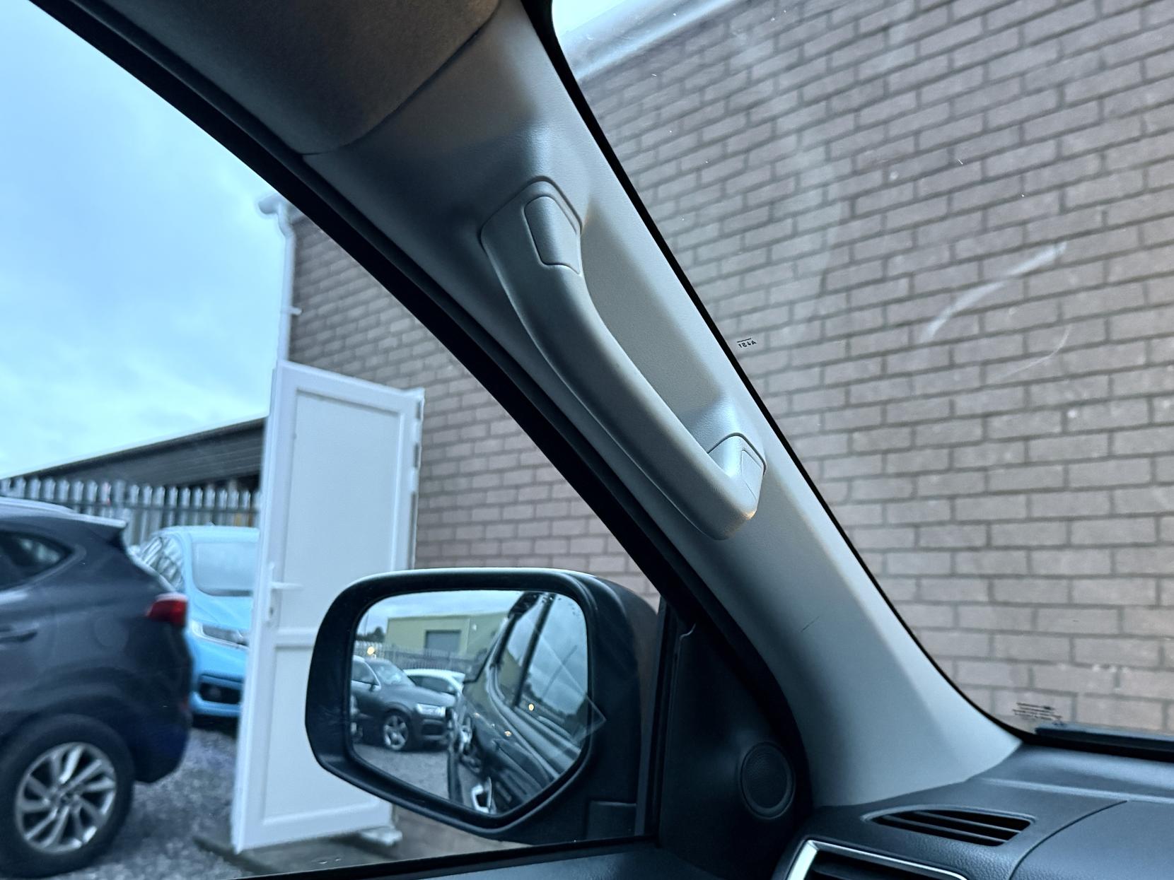 Mitsubishi L200 2.4 DI-D DC Barbarian Pickup Double Cab 4dr Diesel Manual 4WD Euro 6 (178 ps)