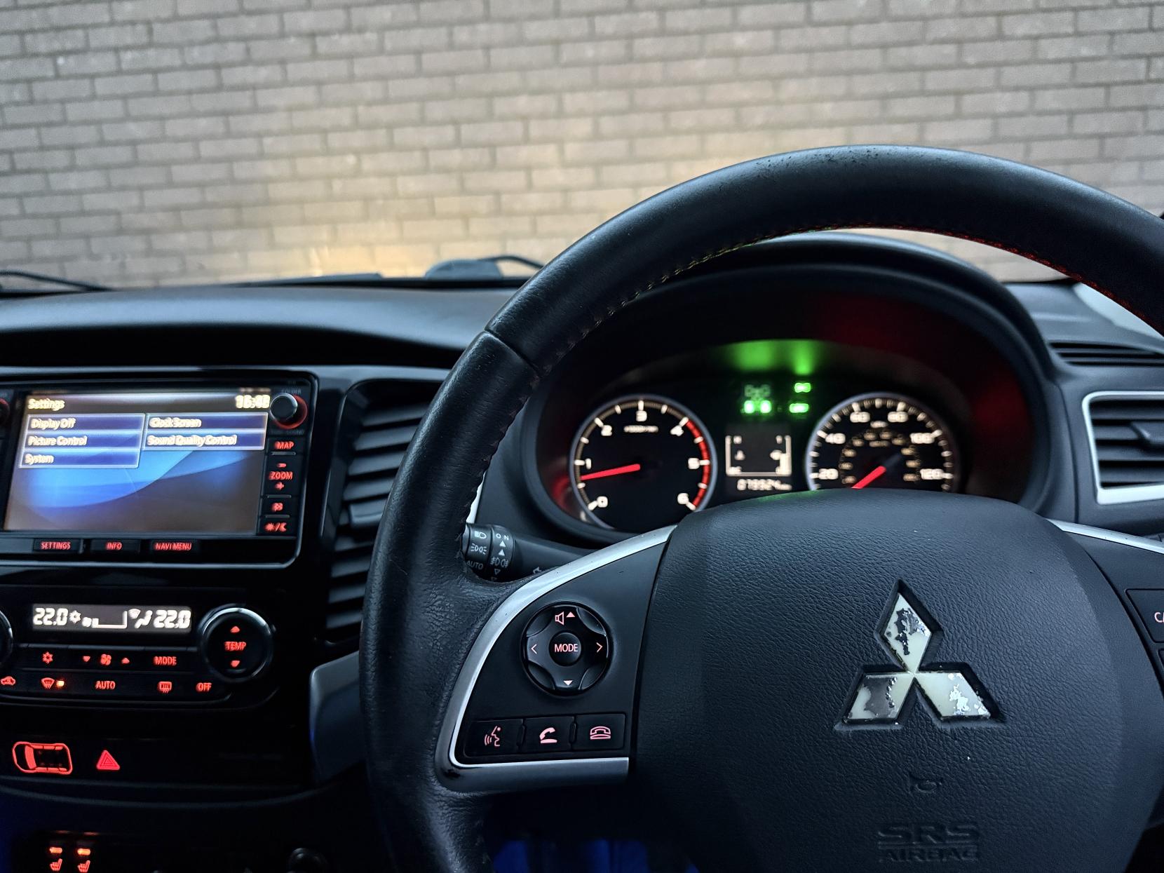 Mitsubishi L200 2.4 DI-D DC Barbarian Pickup Double Cab 4dr Diesel Manual 4WD Euro 6 (178 ps)