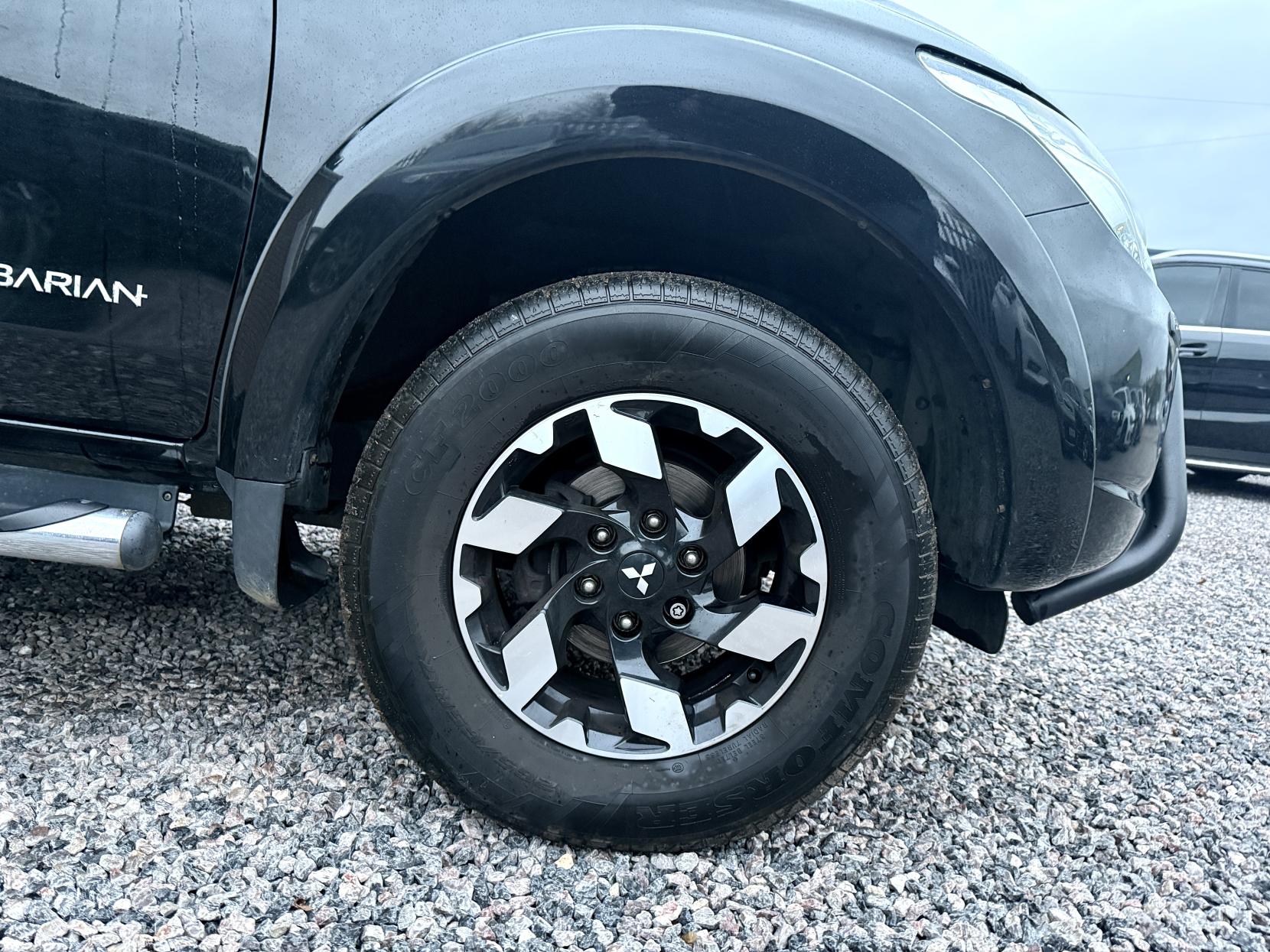 Mitsubishi L200 2.4 DI-D DC Barbarian Pickup Double Cab 4dr Diesel Manual 4WD Euro 6 (178 ps)