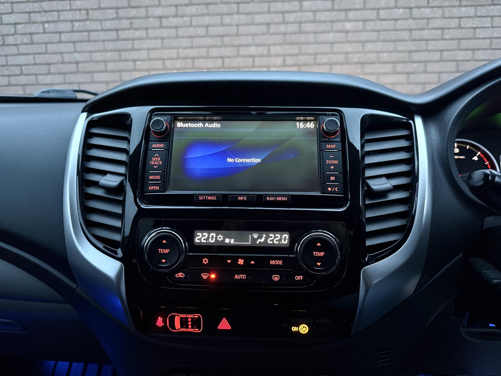 Mitsubishi L200 2.4 DI-D DC Barbarian Pickup Double Cab 4dr Diesel Manual 4WD Euro 6 (178 ps)