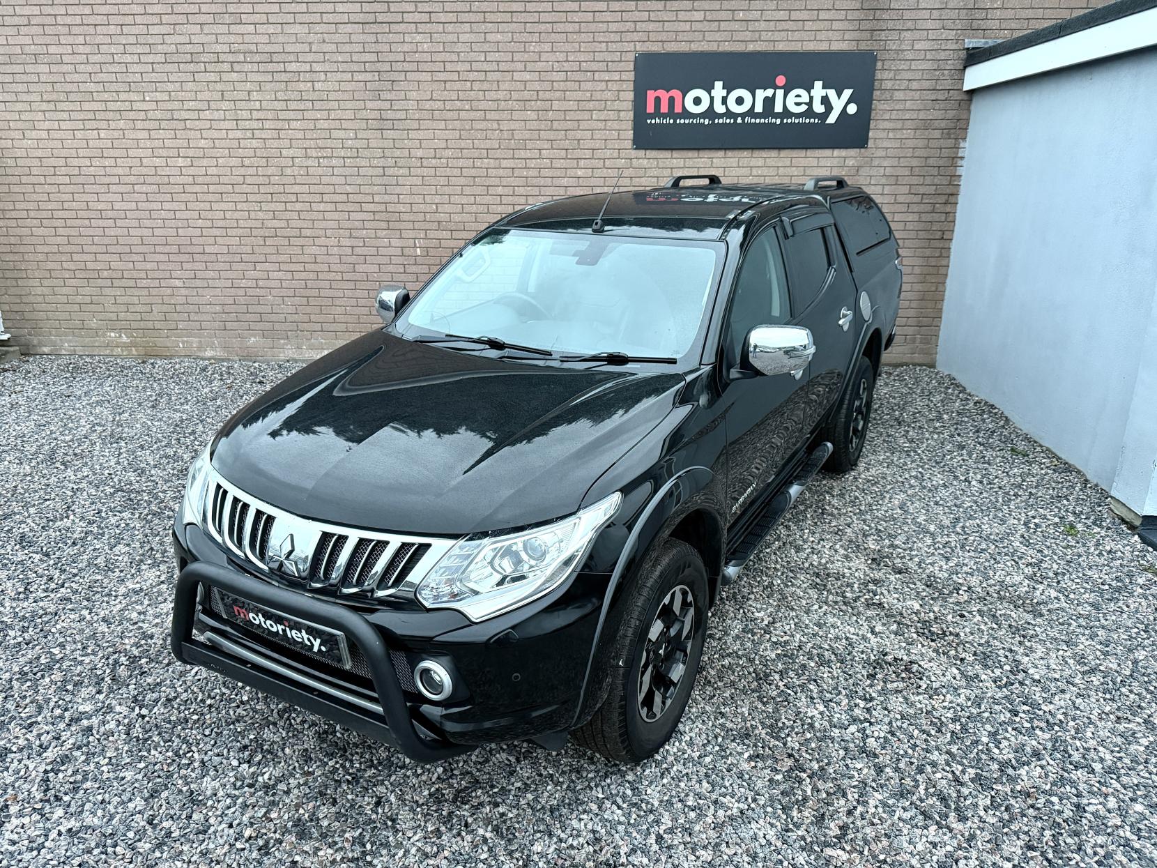 Mitsubishi L200 2.4 DI-D DC Barbarian Pickup Double Cab 4dr Diesel Manual 4WD Euro 6 (178 ps)