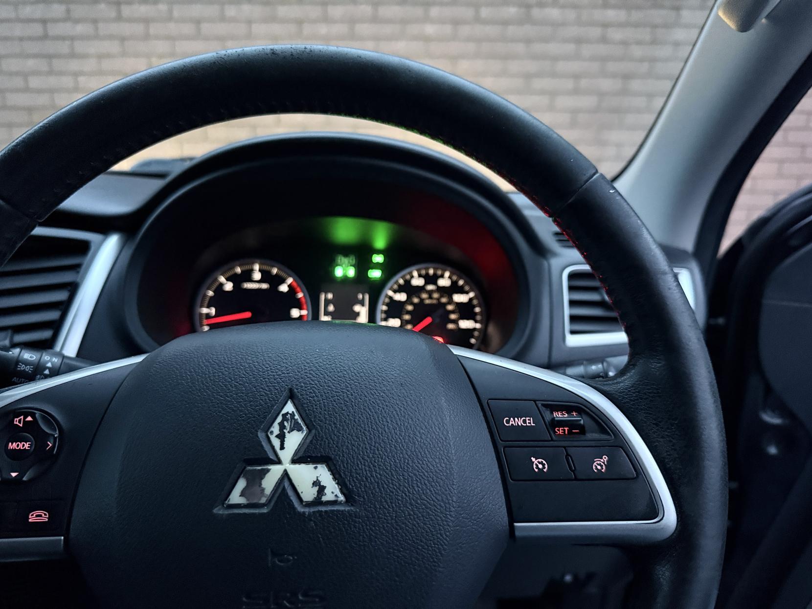 Mitsubishi L200 2.4 DI-D DC Barbarian Pickup Double Cab 4dr Diesel Manual 4WD Euro 6 (178 ps)