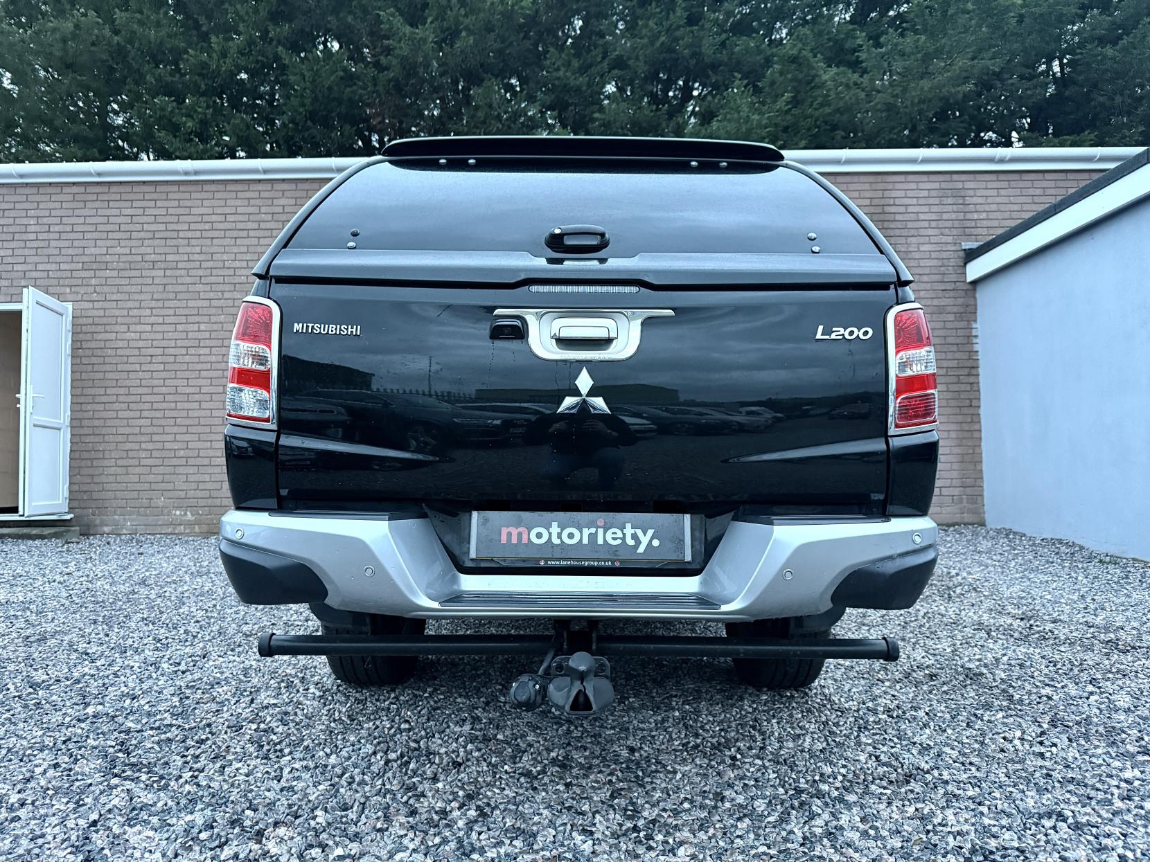 Mitsubishi L200 2.4 DI-D DC Barbarian Pickup Double Cab 4dr Diesel Manual 4WD Euro 6 (178 ps)