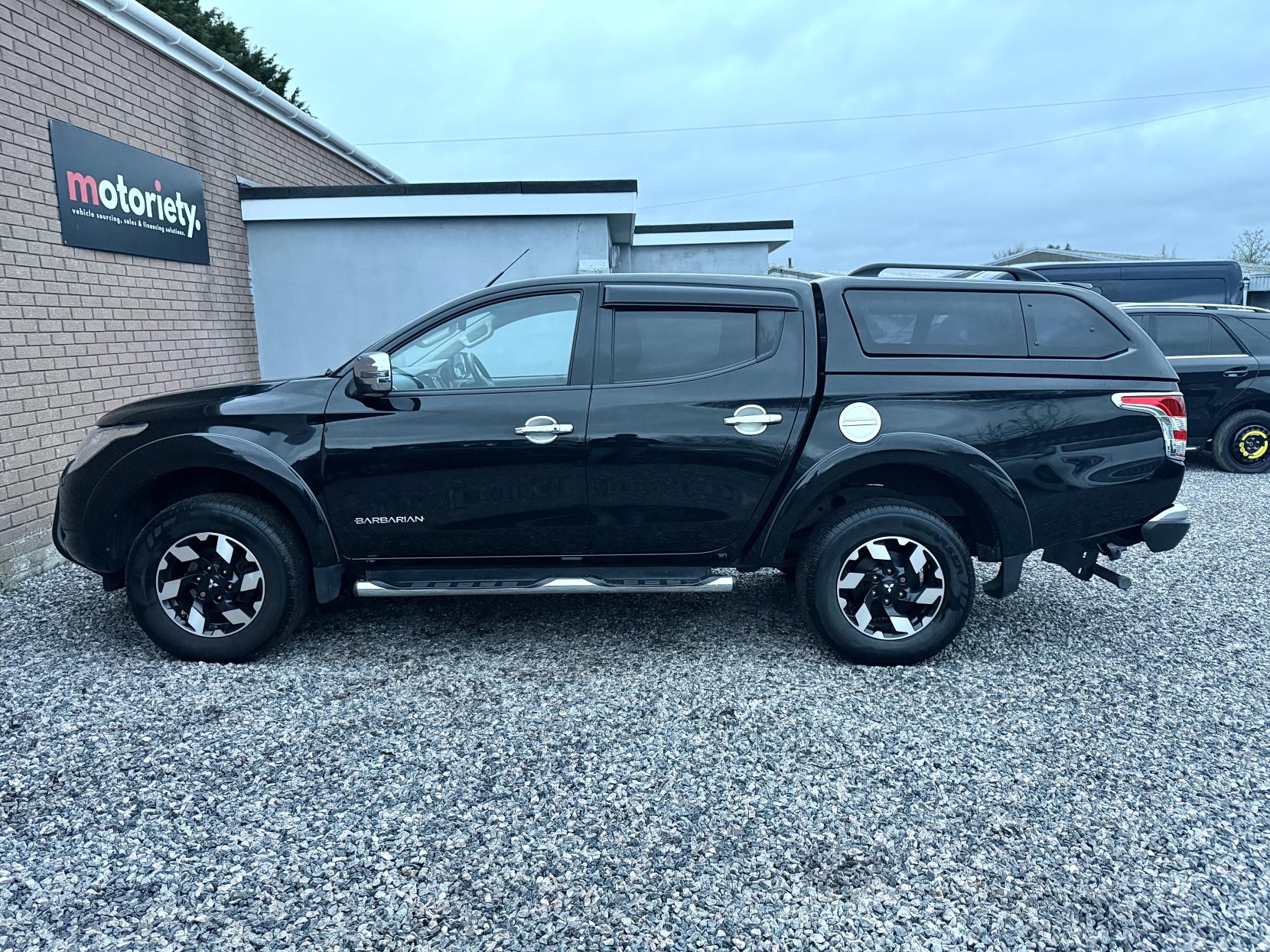 Mitsubishi L200 2.4 DI-D DC Barbarian Pickup Double Cab 4dr Diesel Manual 4WD Euro 6 (178 ps)