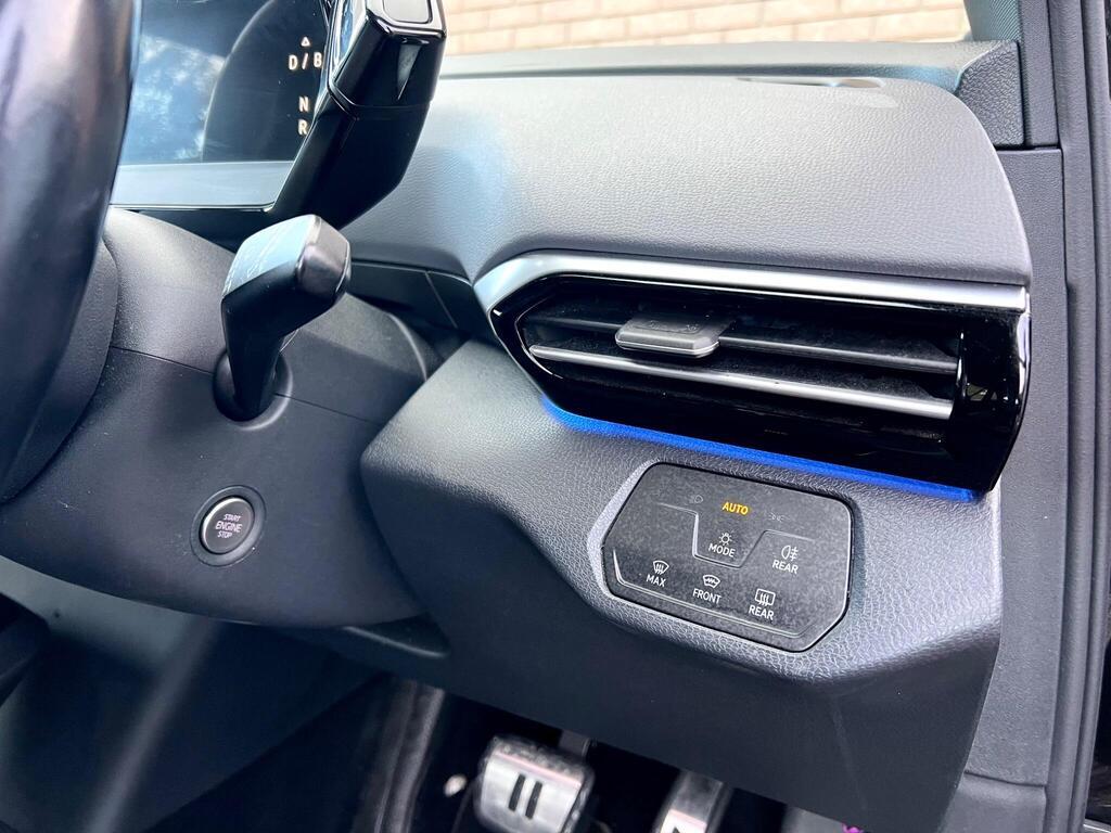 Volkswagen ID.4 Pro Performance 77kWh Life SUV 5dr Electric Auto (204 ps)