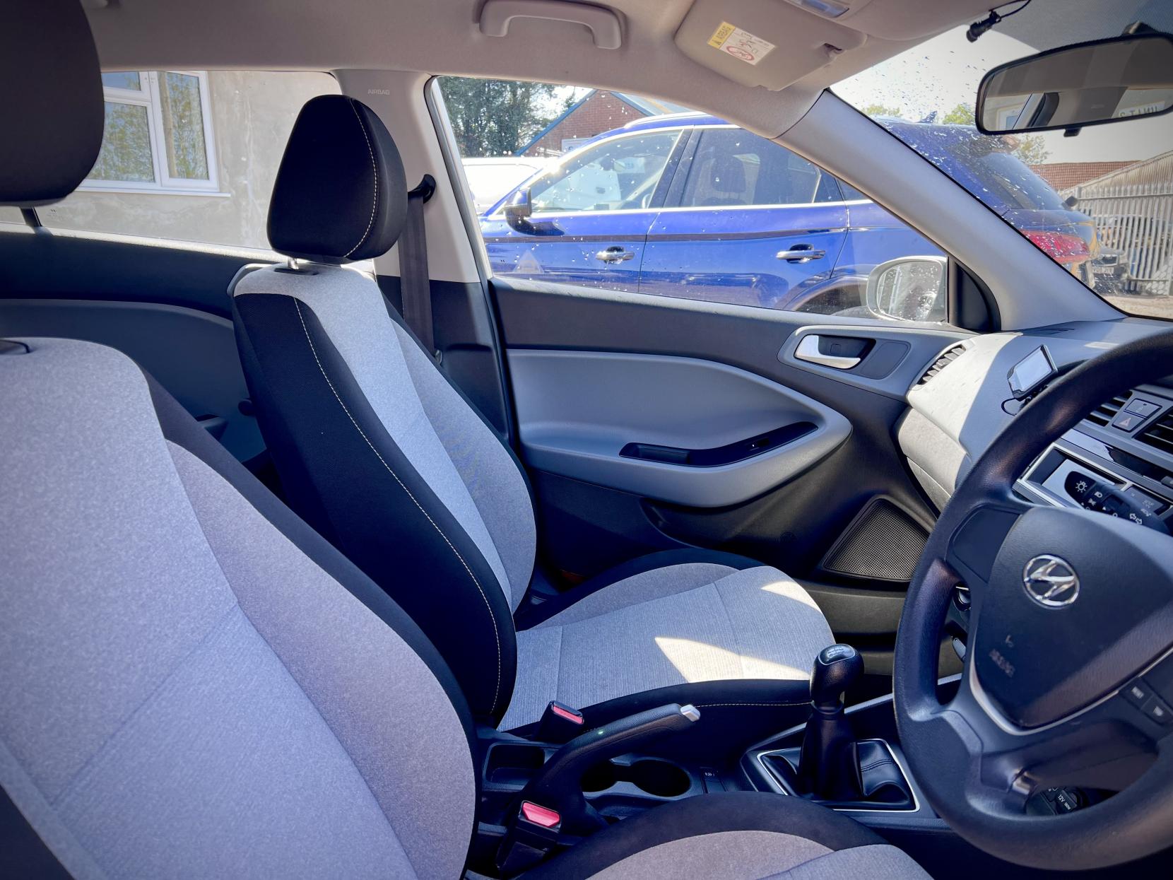Hyundai i20 1.2 Blue Drive S Air Hatchback 5dr Petrol Manual Euro 6 (s/s) (75 ps)