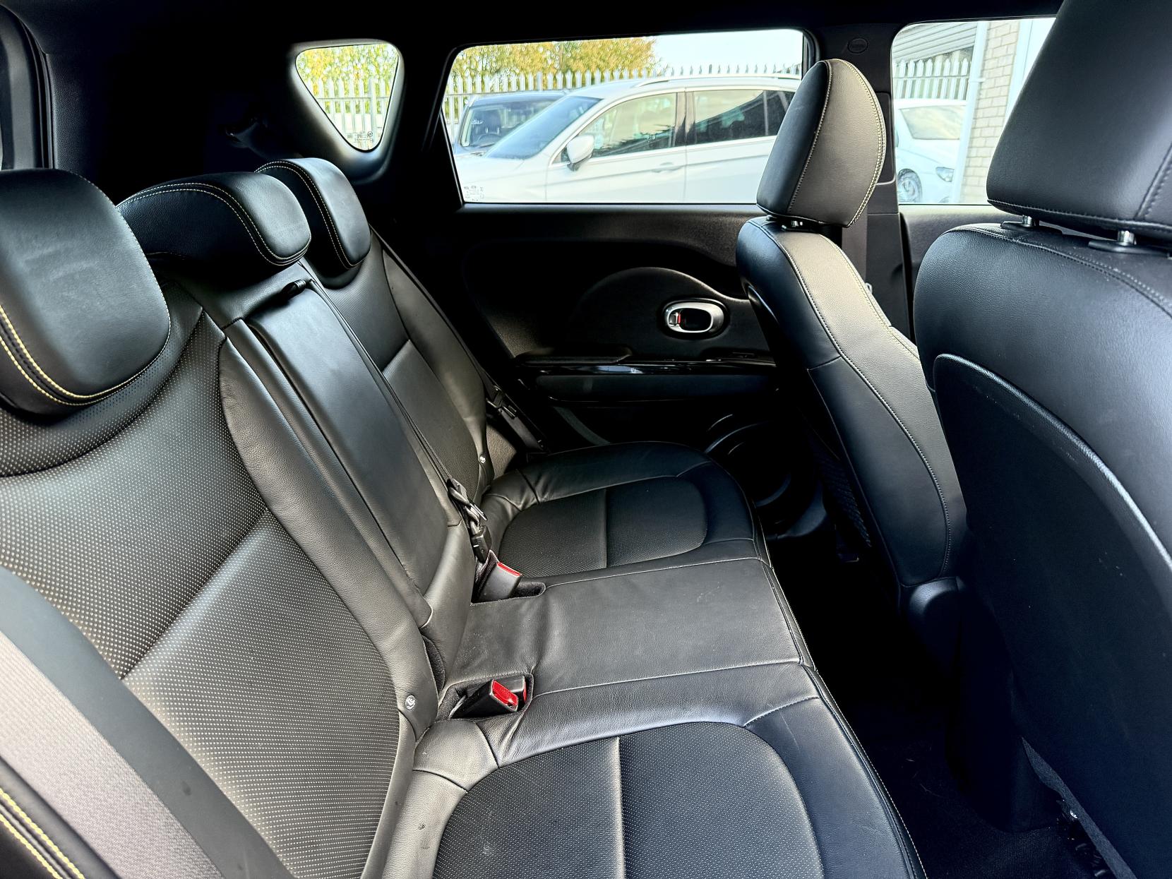 Kia Soul 1.6 CRDi Maxx SUV 5dr Diesel Auto Euro 5 (126 bhp)