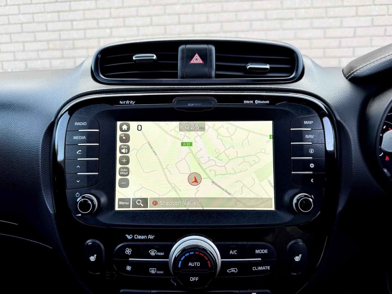 Kia Soul 1.6 CRDi Maxx SUV 5dr Diesel Auto Euro 5 (126 bhp)