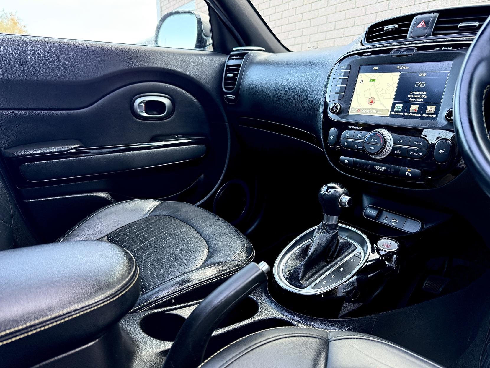Kia Soul 1.6 CRDi Maxx SUV 5dr Diesel Auto Euro 5 (126 bhp)