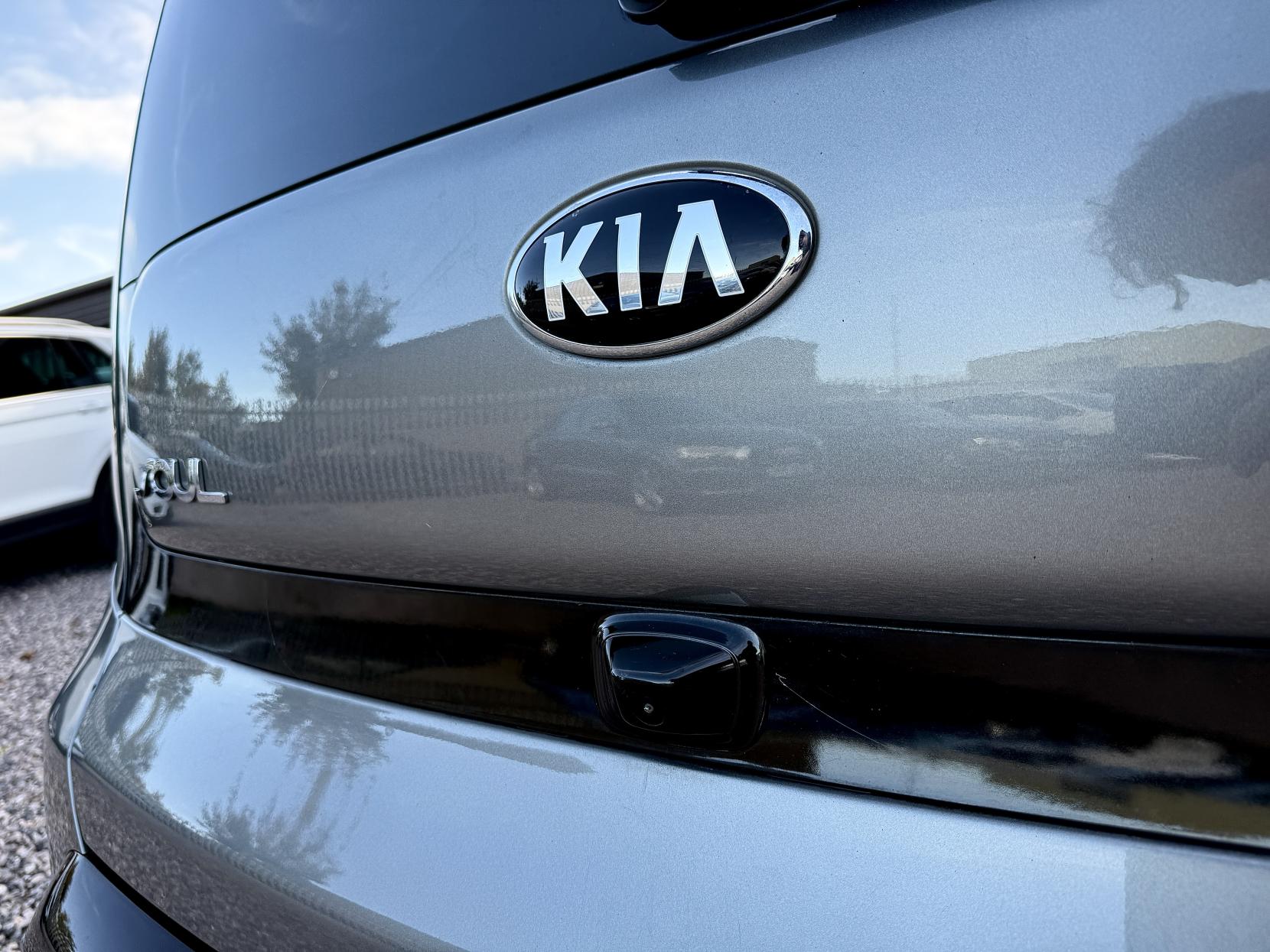 Kia Soul 1.6 CRDi Maxx SUV 5dr Diesel Auto Euro 5 (126 bhp)