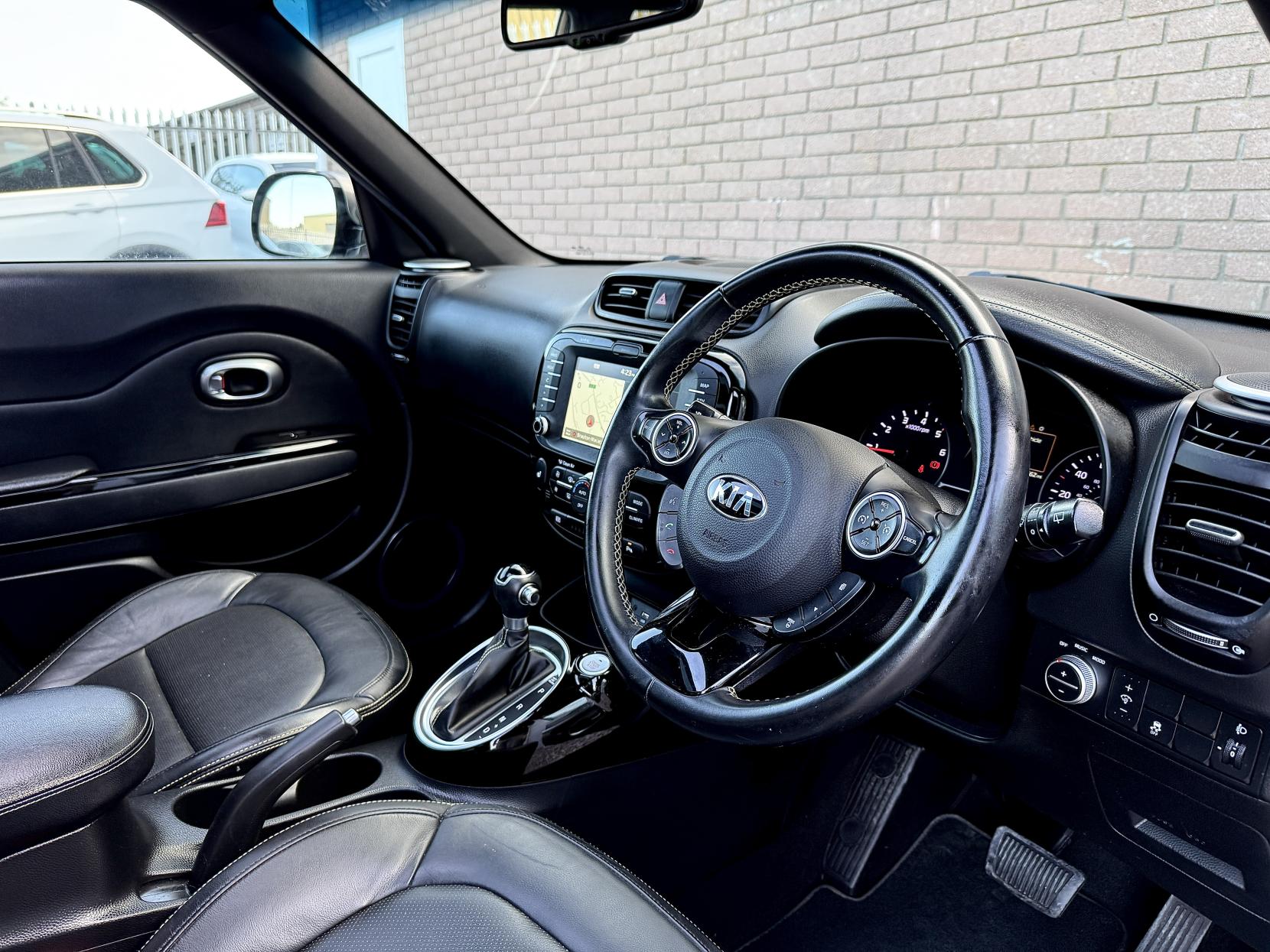 Kia Soul 1.6 CRDi Maxx SUV 5dr Diesel Auto Euro 5 (126 bhp)