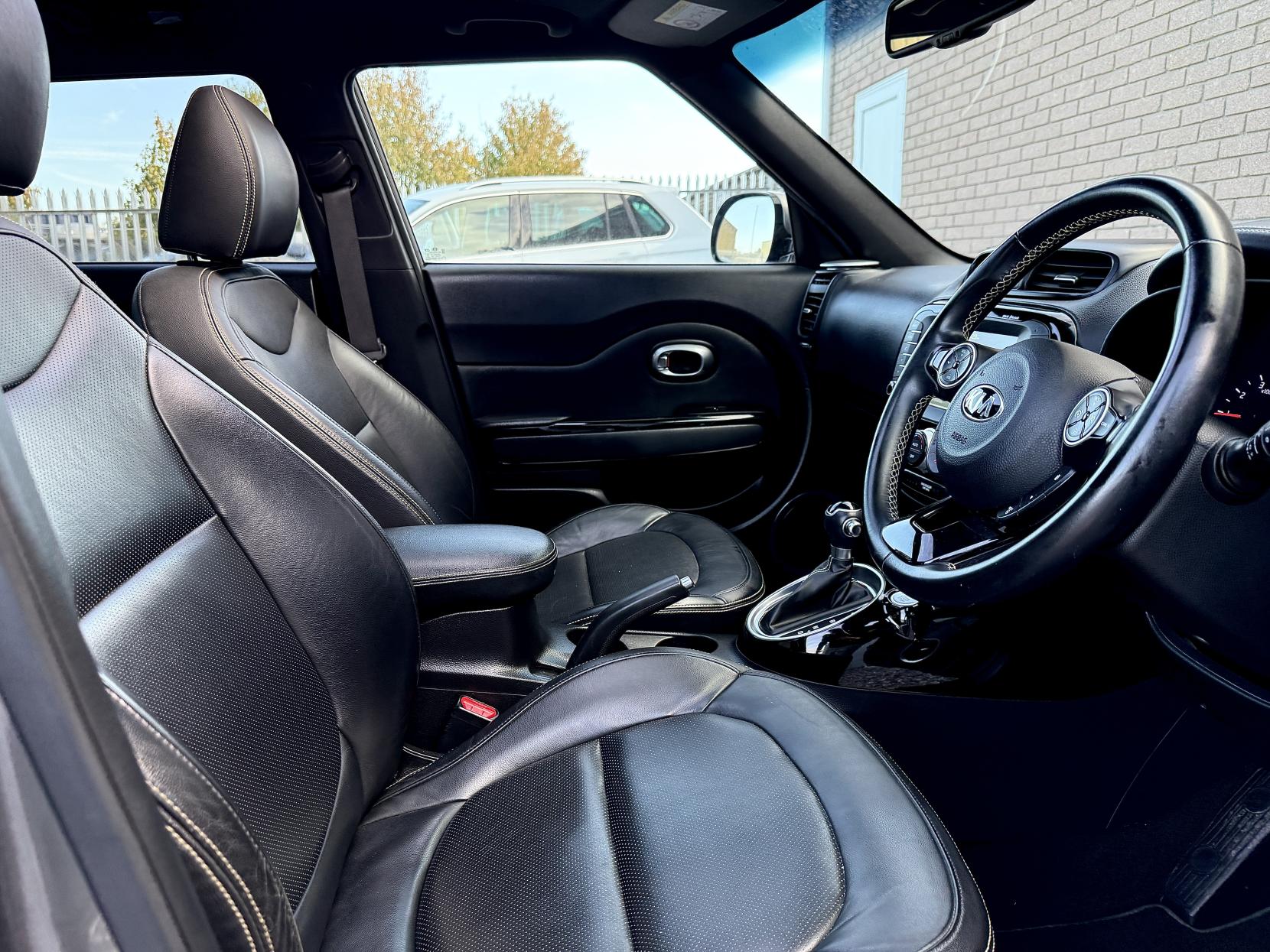Kia Soul 1.6 CRDi Maxx SUV 5dr Diesel Auto Euro 5 (126 bhp)