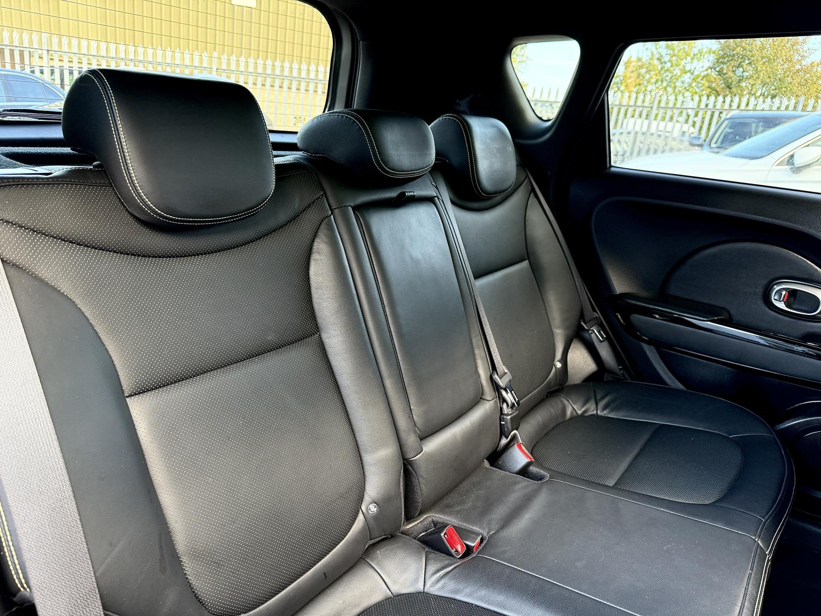 Kia Soul 1.6 CRDi Maxx SUV 5dr Diesel Auto Euro 5 (126 bhp)