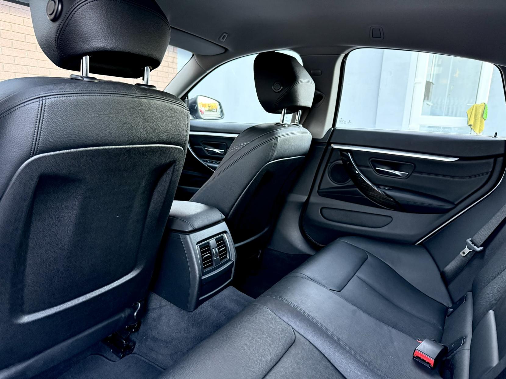 BMW 4 Series Gran Coupe 2.0 420i Luxury Hatchback 5dr Petrol Auto Euro 6 (s/s) (184 ps)