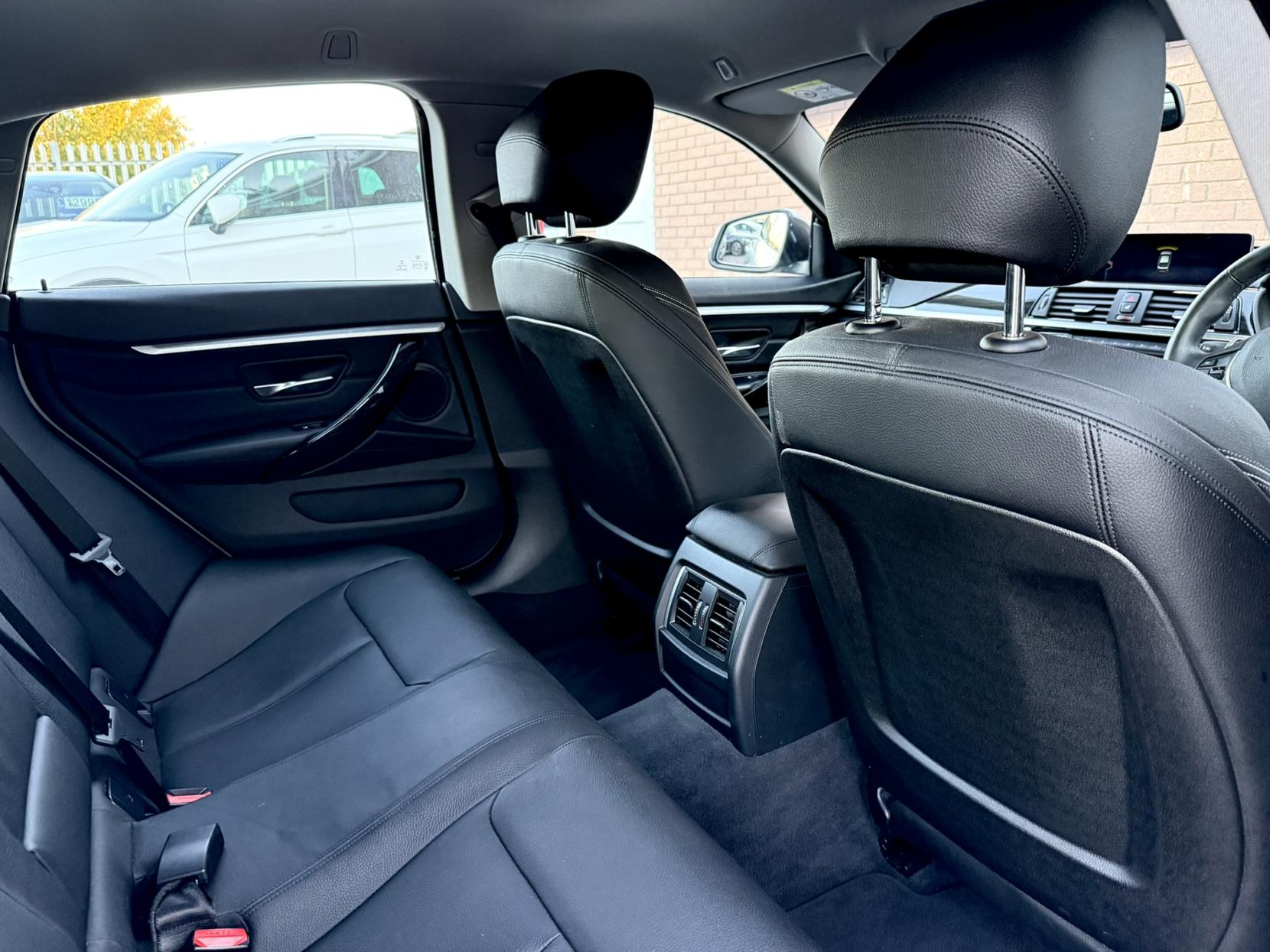 BMW 4 Series Gran Coupe 2.0 420i Luxury Hatchback 5dr Petrol Auto Euro 6 (s/s) (184 ps)