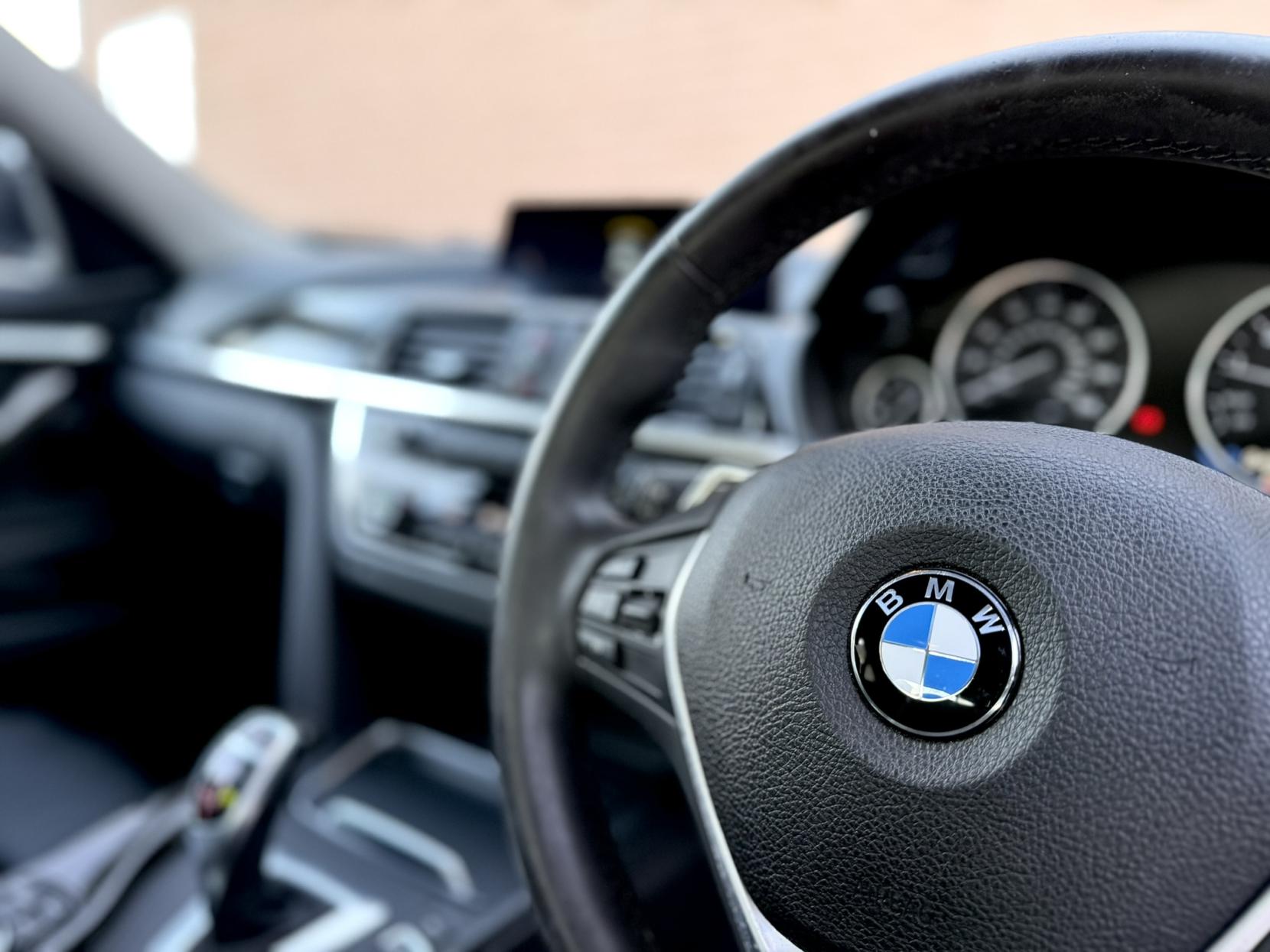 BMW 4 Series Gran Coupe 2.0 420i Luxury Hatchback 5dr Petrol Auto Euro 6 (s/s) (184 ps)