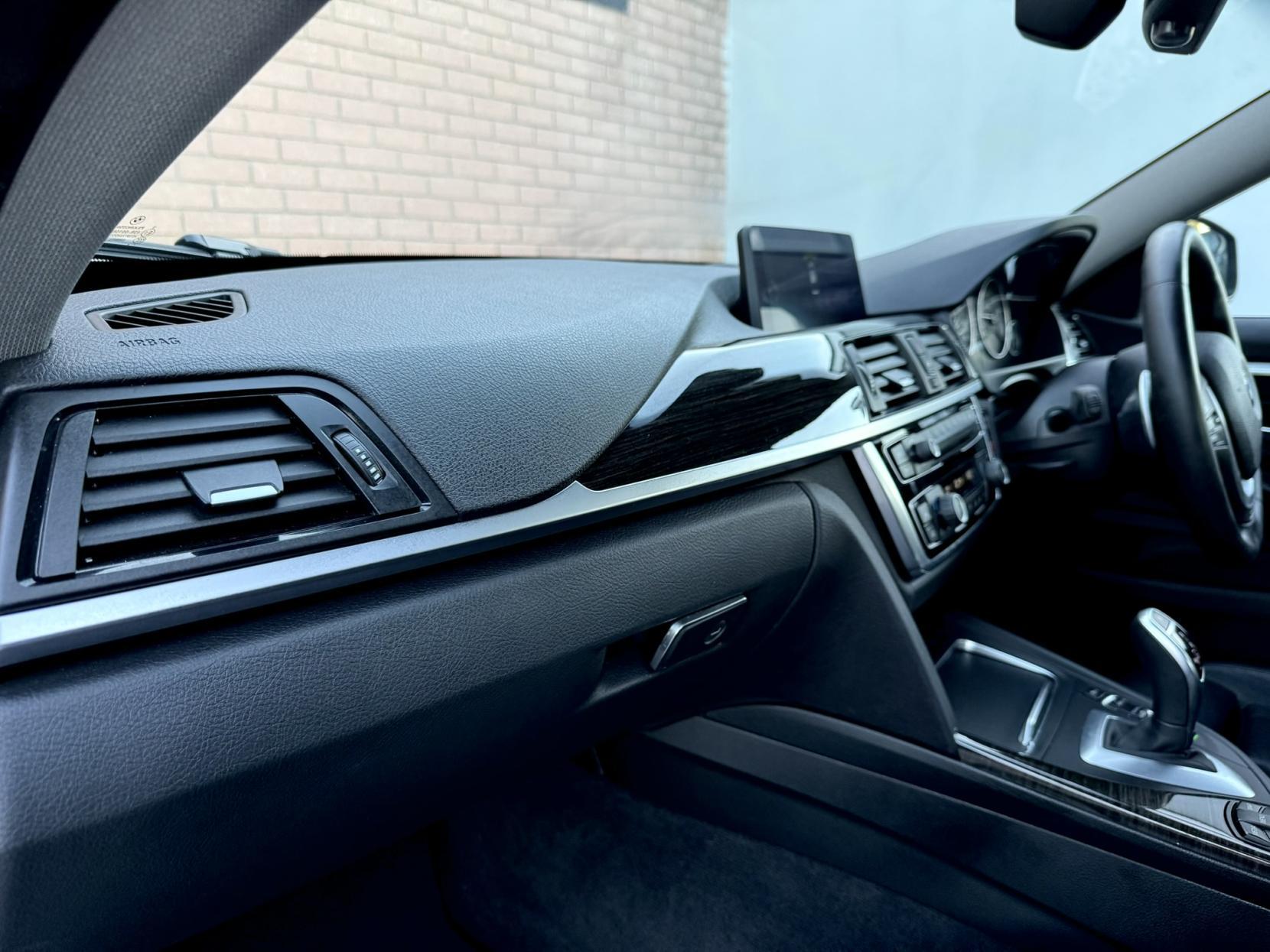 BMW 4 Series Gran Coupe 2.0 420i Luxury Hatchback 5dr Petrol Auto Euro 6 (s/s) (184 ps)
