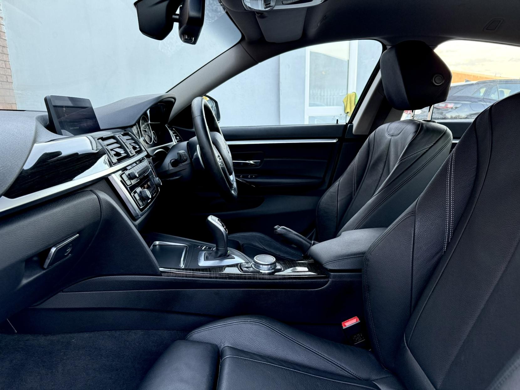 BMW 4 Series Gran Coupe 2.0 420i Luxury Hatchback 5dr Petrol Auto Euro 6 (s/s) (184 ps)