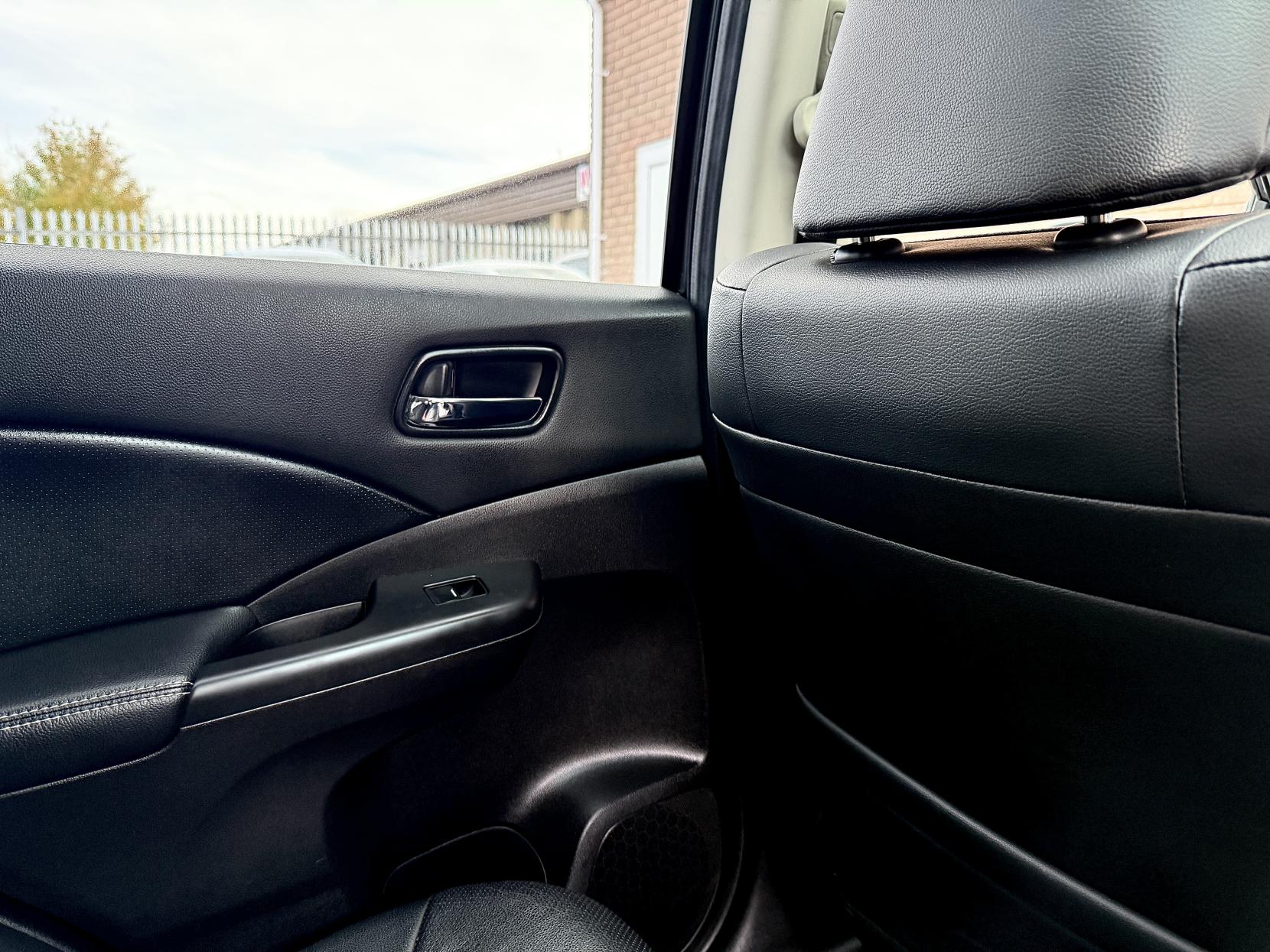 Honda CR-V 2.0 i-VTEC EX SUV 5dr Petrol Auto 4WD Euro 5 (155 ps)