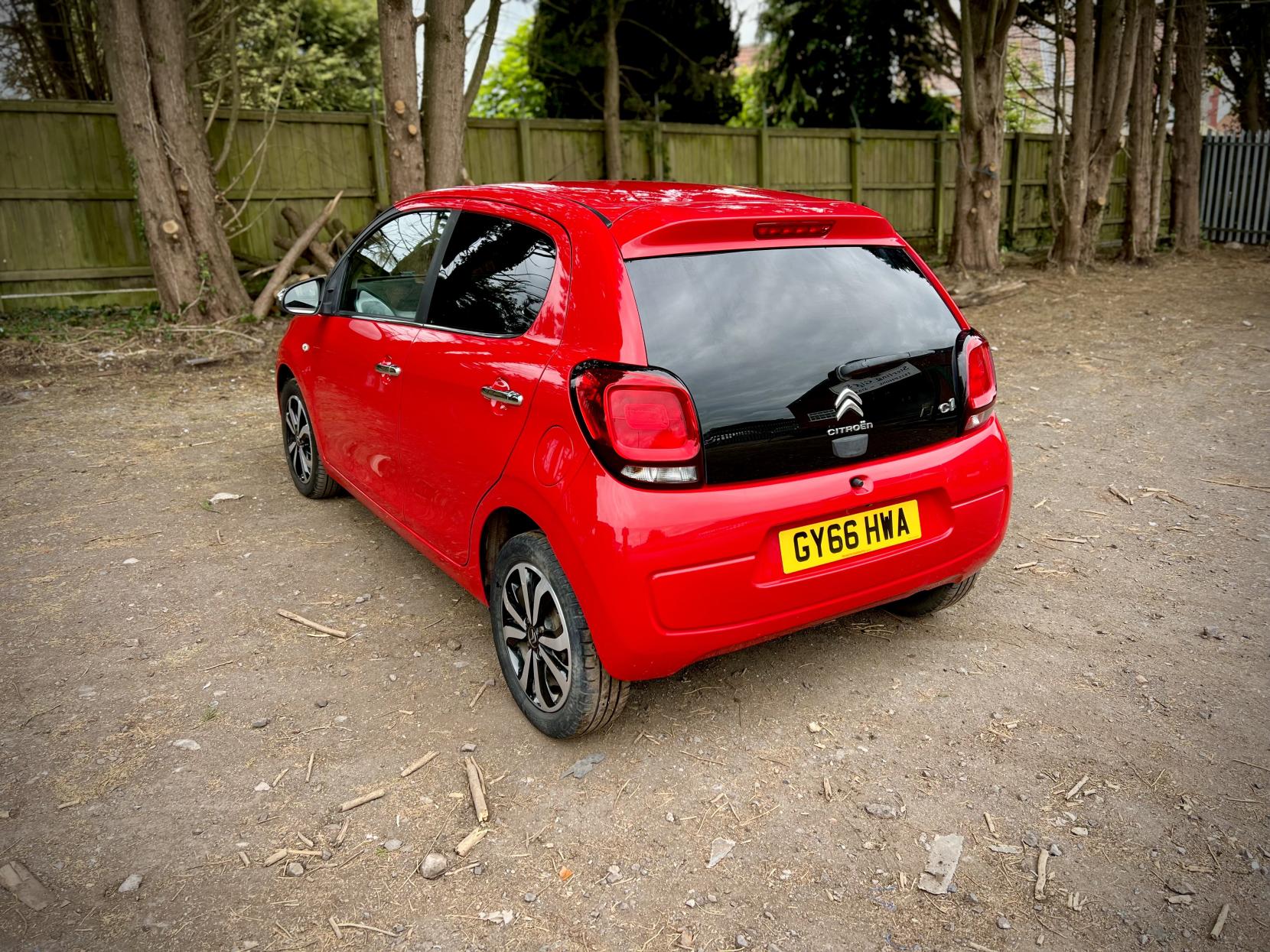 Citroen C1 1.2 PureTech Flair Hatchback 5dr Petrol Manual Euro 6 (82 ps)
