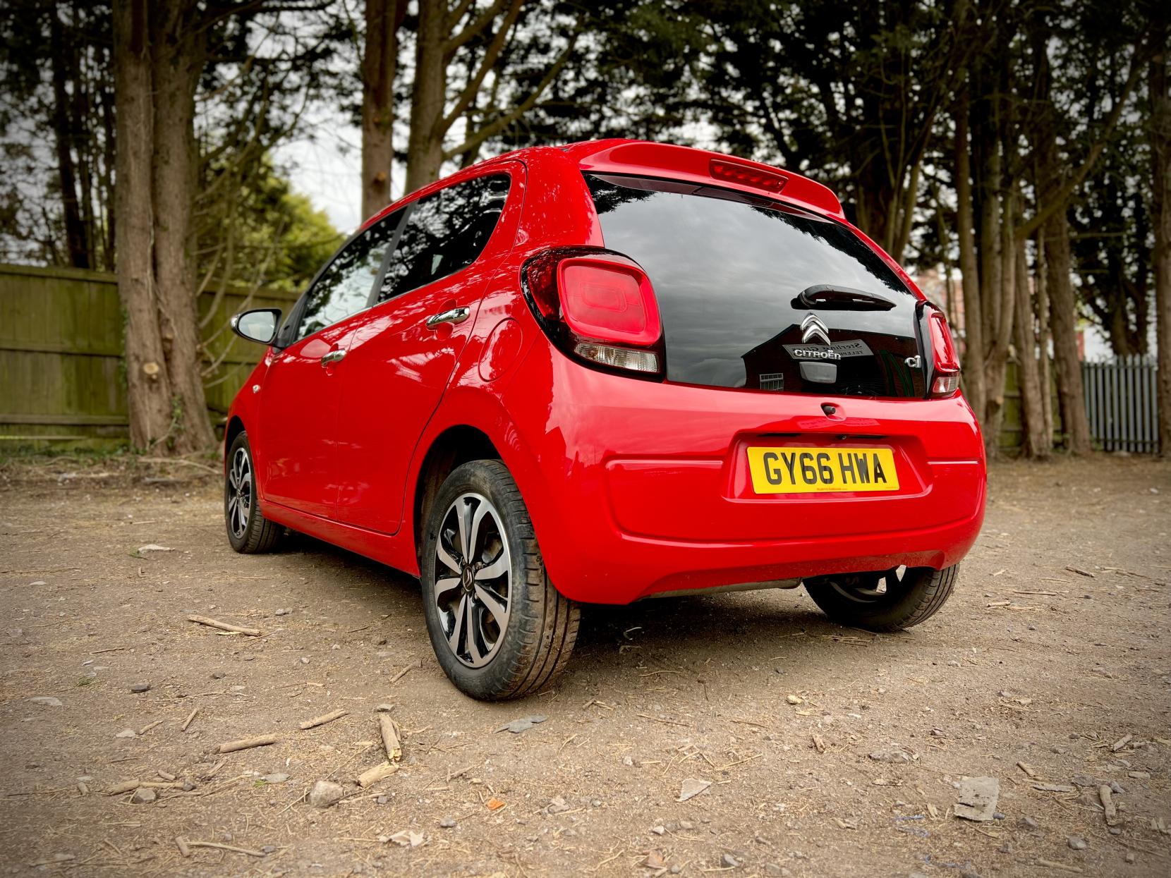 Citroen C1 1.2 PureTech Flair Hatchback 5dr Petrol Manual Euro 6 (82 ps)