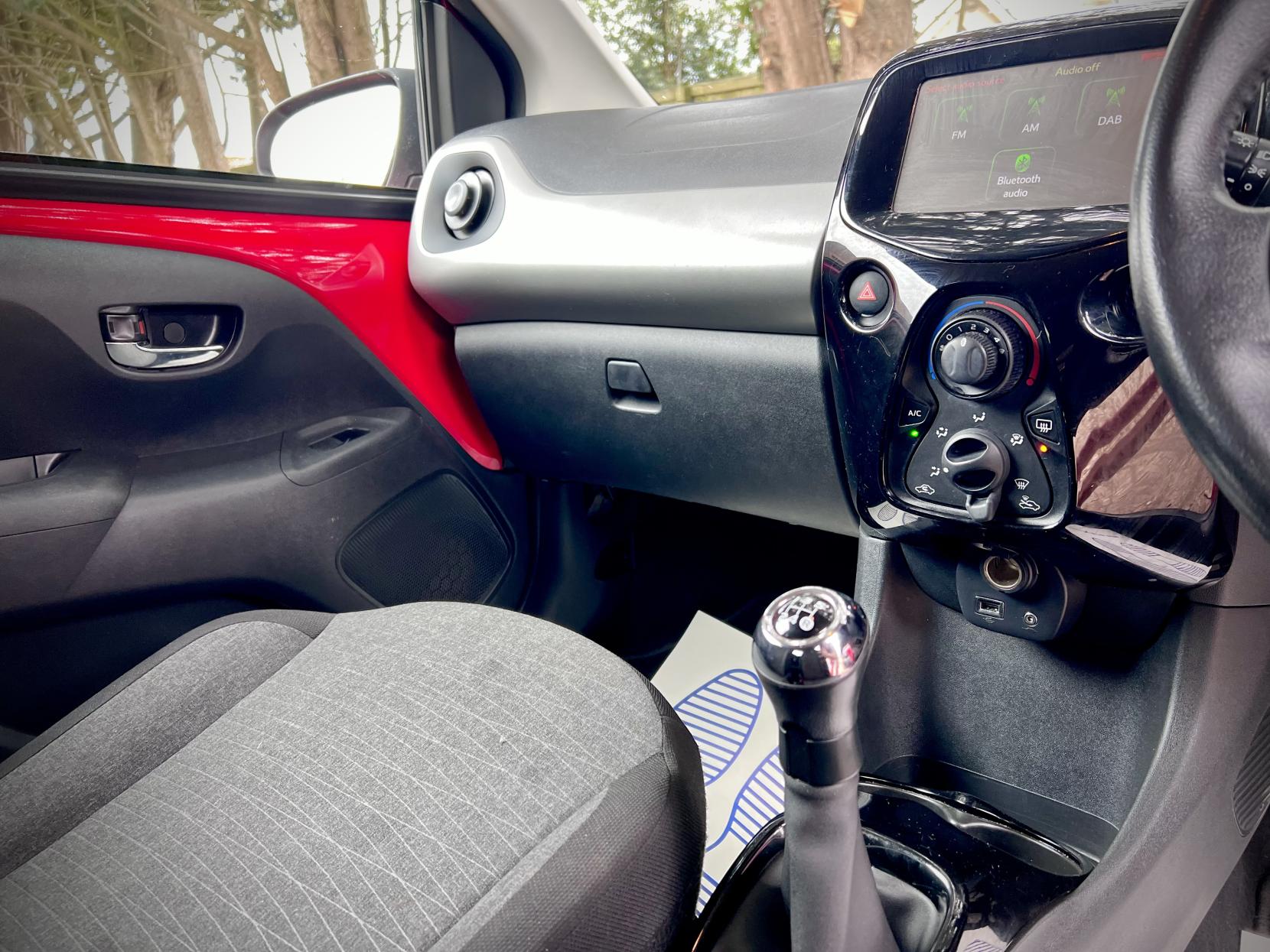 Citroen C1 1.2 PureTech Flair Hatchback 5dr Petrol Manual Euro 6 (82 ps)
