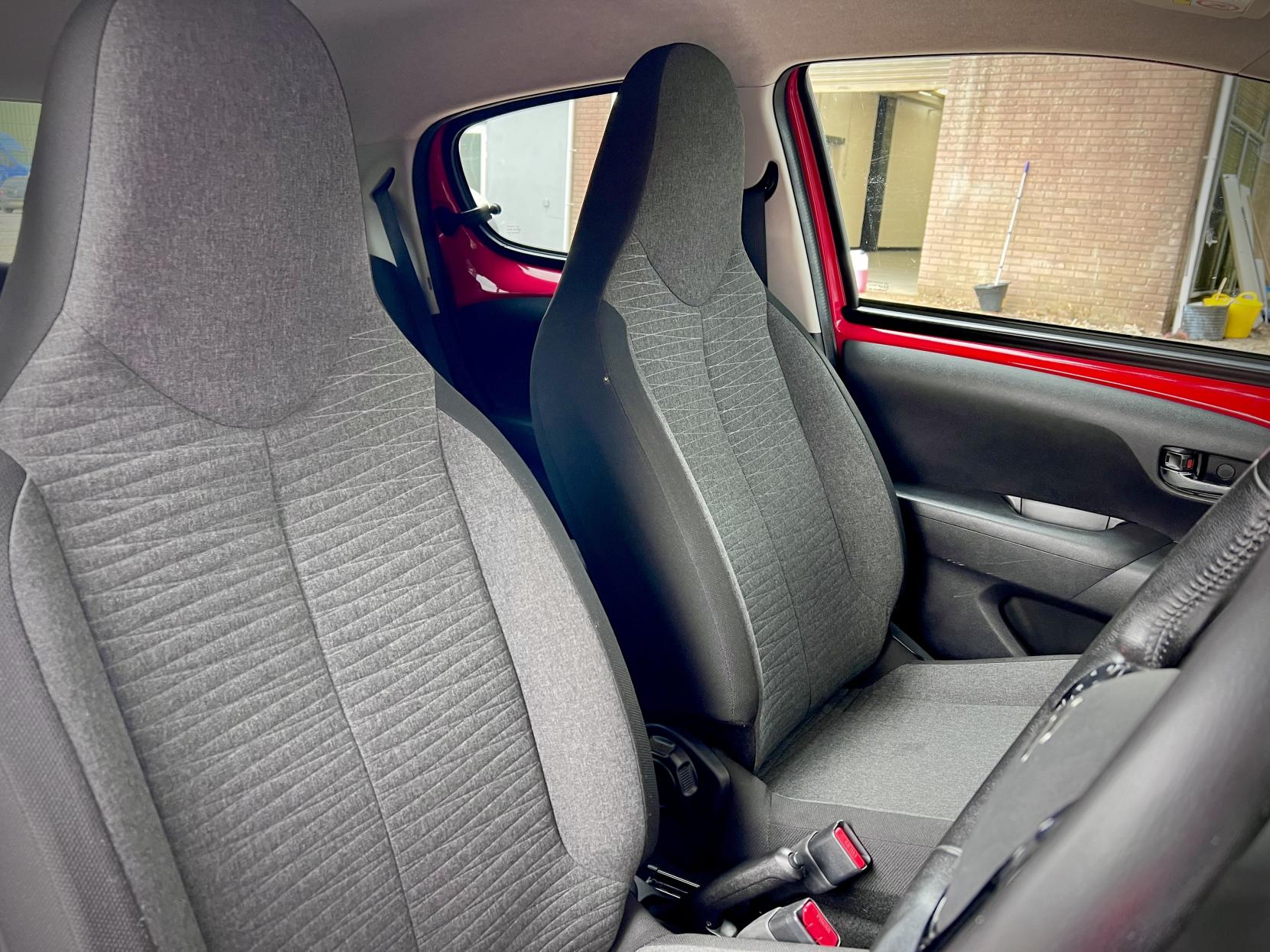 Citroen C1 1.2 PureTech Flair Hatchback 5dr Petrol Manual Euro 6 (82 ps)
