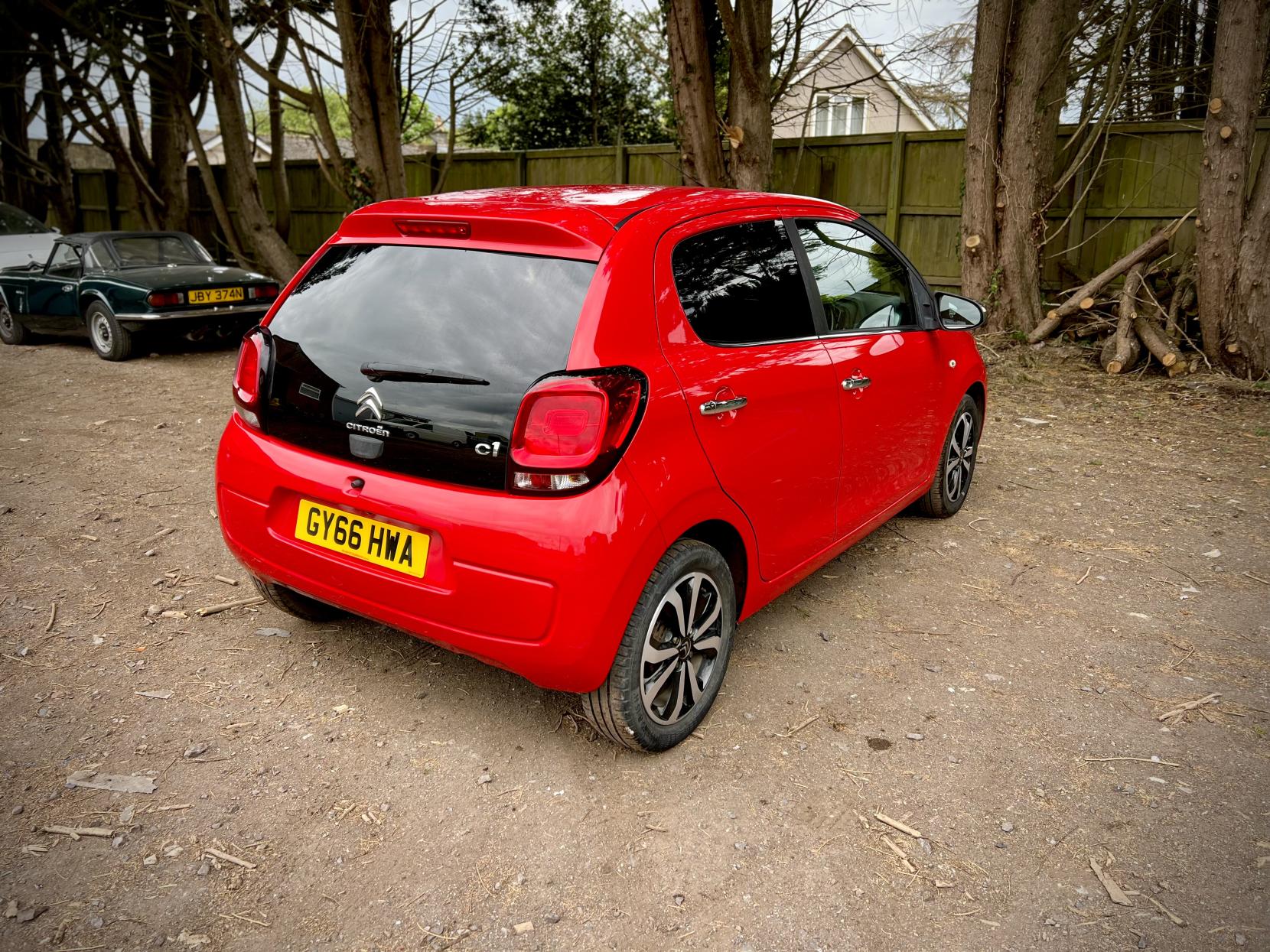 Citroen C1 1.2 PureTech Flair Hatchback 5dr Petrol Manual Euro 6 (82 ps)