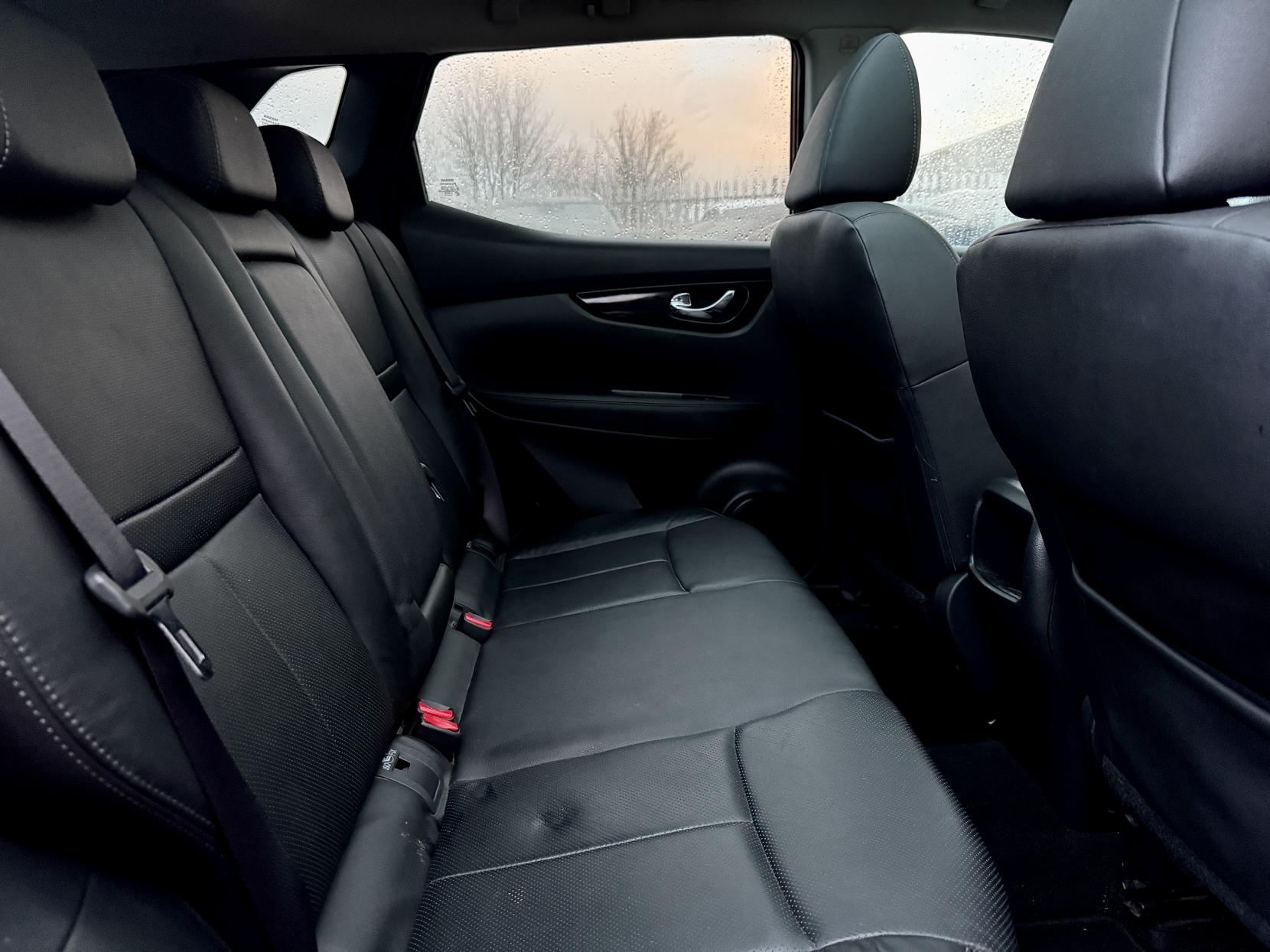 Nissan Qashqai 1.2 DIG-T Tekna SUV 5dr Petrol Manual 2WD Euro 5 (s/s) (115 ps)