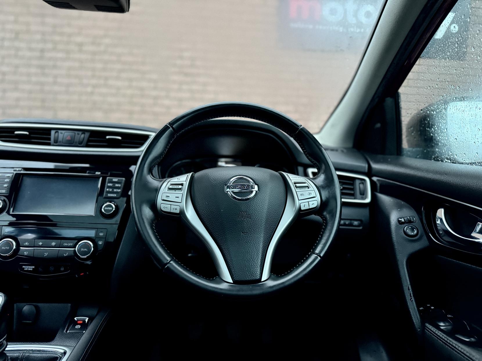 Nissan Qashqai 1.2 DIG-T Tekna SUV 5dr Petrol Manual 2WD Euro 5 (s/s) (115 ps)