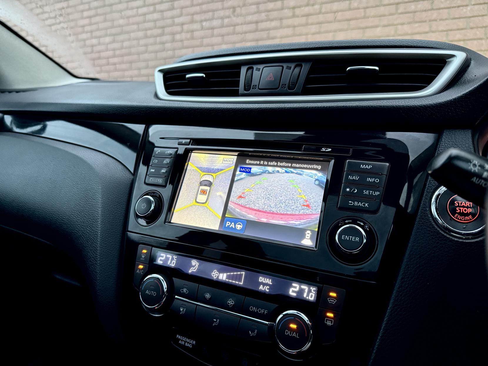 Nissan Qashqai 1.2 DIG-T Tekna SUV 5dr Petrol Manual 2WD Euro 5 (s/s) (115 ps)