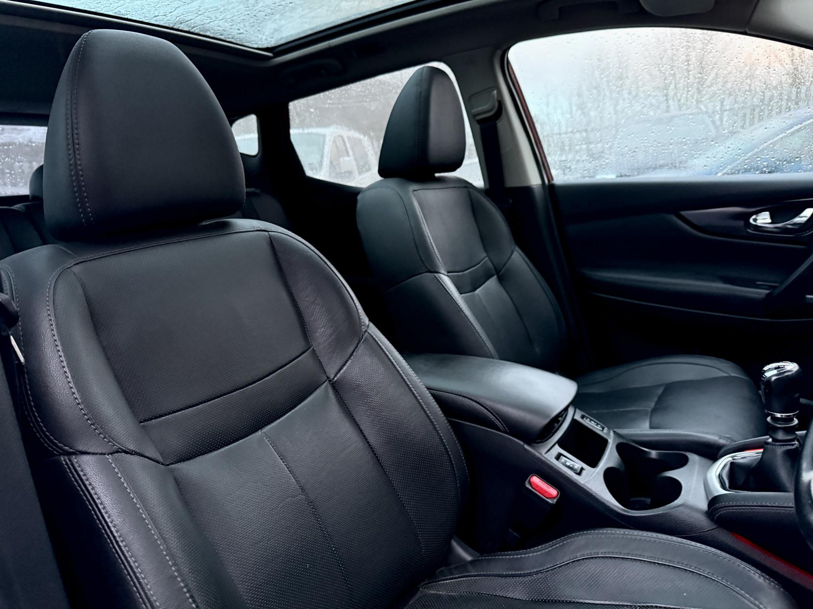 Nissan Qashqai 1.2 DIG-T Tekna SUV 5dr Petrol Manual 2WD Euro 5 (s/s) (115 ps)