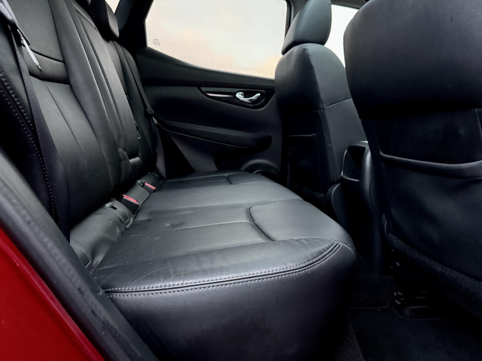 Nissan Qashqai 1.2 DIG-T Tekna SUV 5dr Petrol Manual 2WD Euro 5 (s/s) (115 ps)