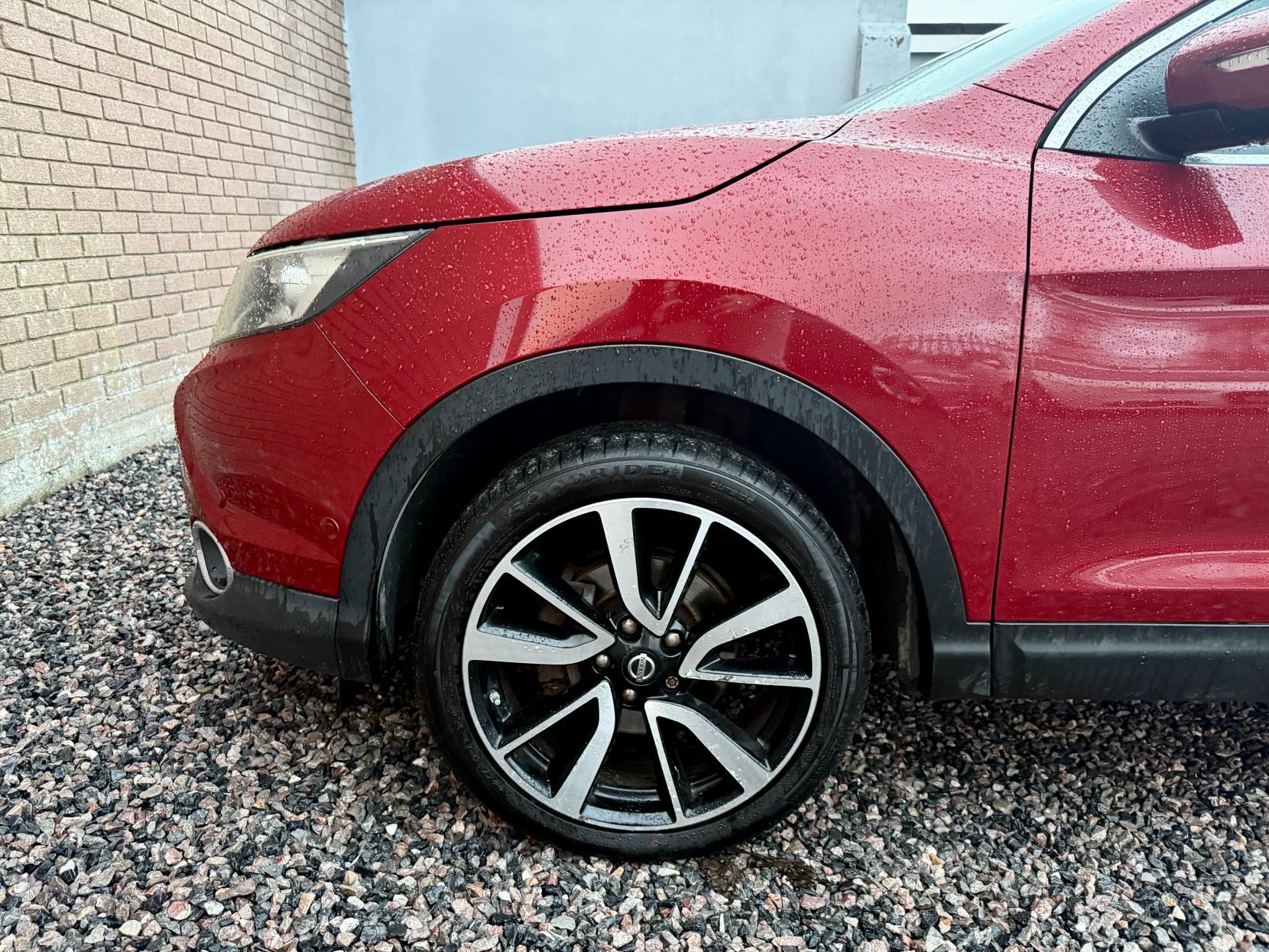 Nissan Qashqai 1.2 DIG-T Tekna SUV 5dr Petrol Manual 2WD Euro 5 (s/s) (115 ps)