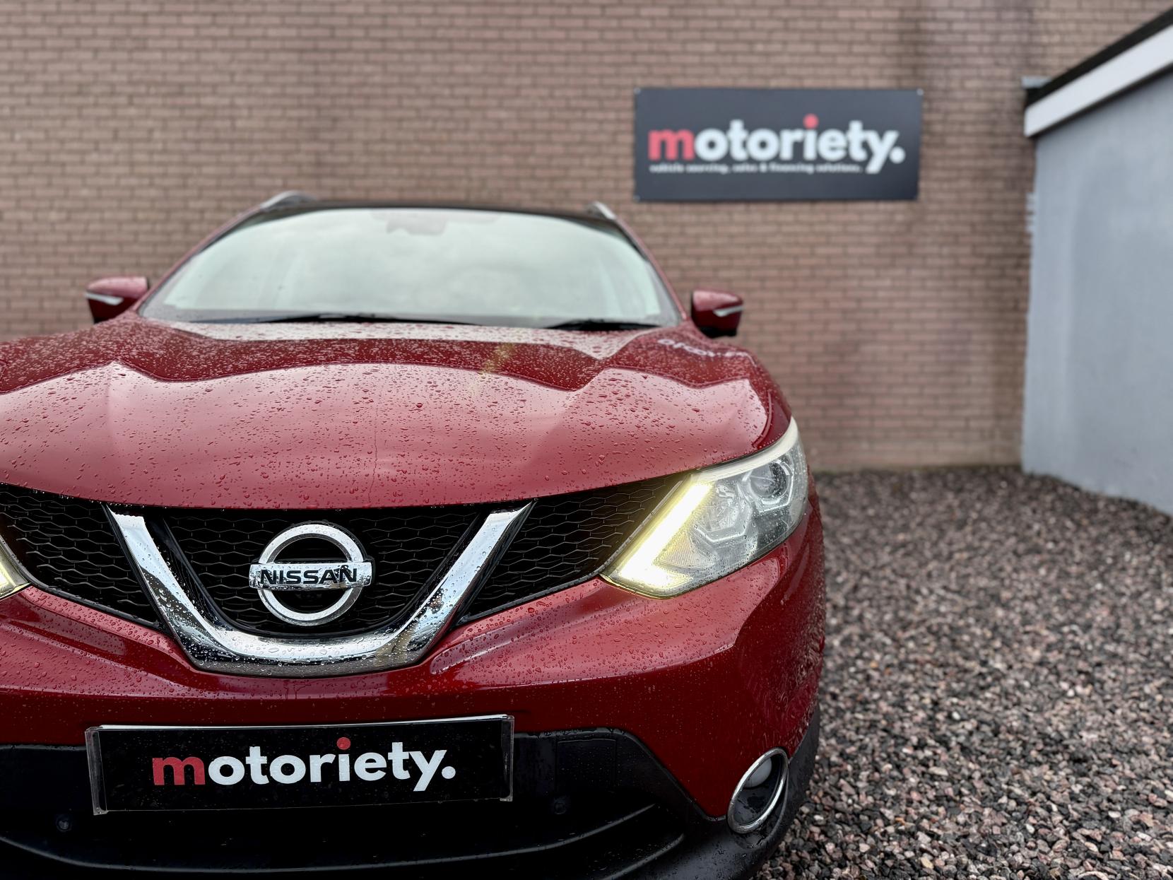 Nissan Qashqai 1.2 DIG-T Tekna SUV 5dr Petrol Manual 2WD Euro 5 (s/s) (115 ps)