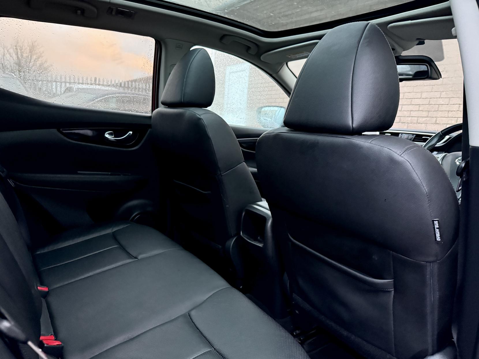 Nissan Qashqai 1.2 DIG-T Tekna SUV 5dr Petrol Manual 2WD Euro 5 (s/s) (115 ps)