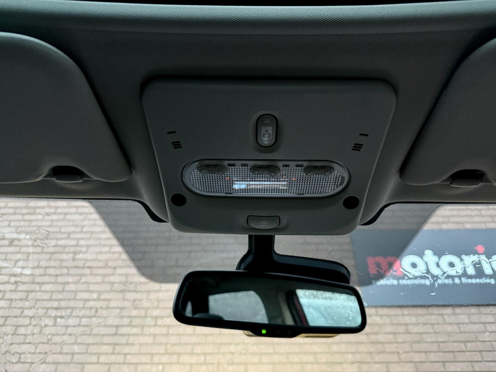 Nissan Qashqai 1.2 DIG-T Tekna SUV 5dr Petrol Manual 2WD Euro 5 (s/s) (115 ps)